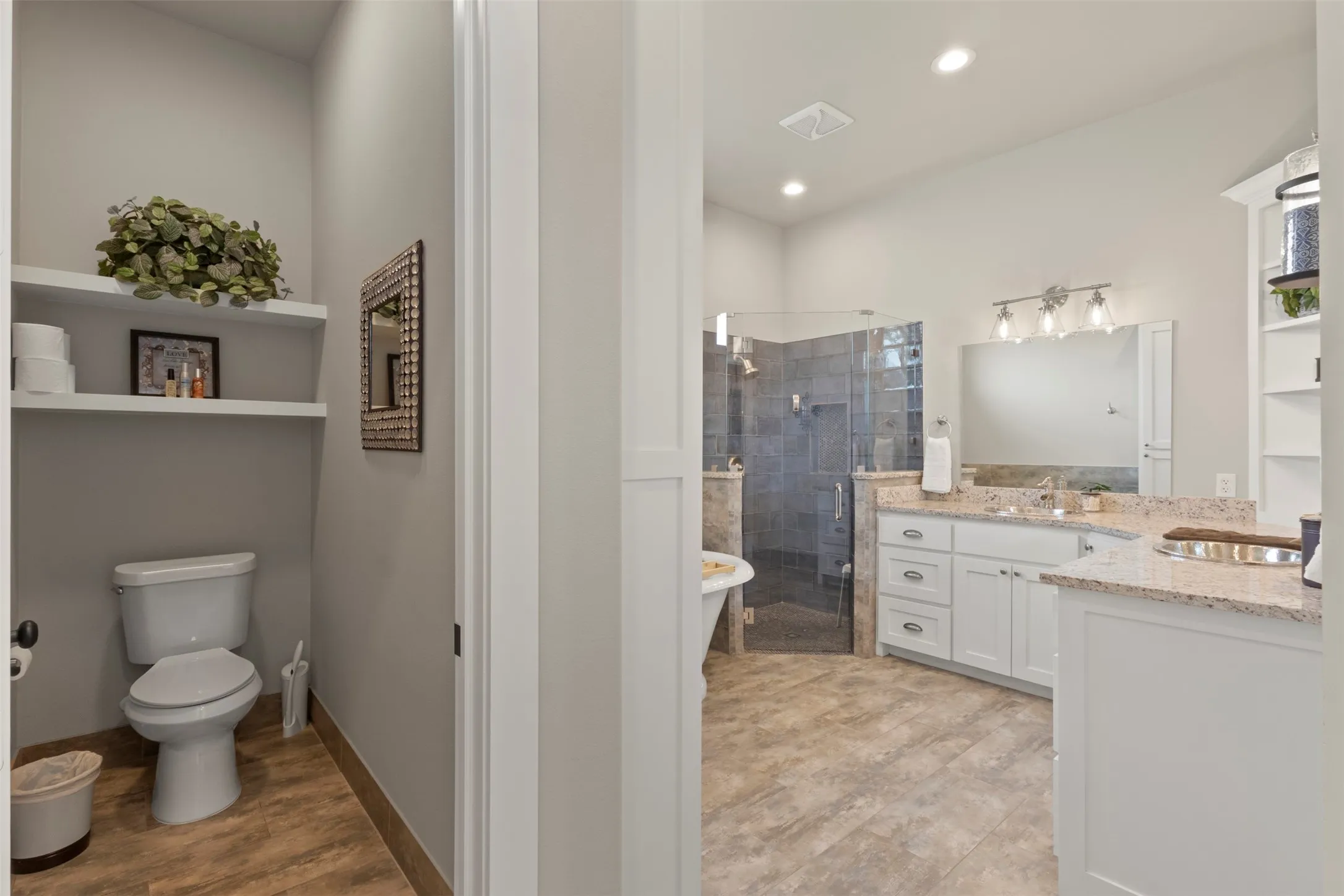 Single Family Residence For Sale in Grayson County , 10078 Farmington Road, Van Alstyne, Texas 75495, 5 Bedroom, 5 Bathroom, 12 Garage spaces, 2,690 Sqft, built in 2019, mls#21301099, Real Estate Agent in Van Alstyne, Homes For Sale in Grayson county, Homes For Sale in Van Alstyne, Realtor in Van Alstyne Texas, Real Estate Brokerage Independent Realty Texas, Luminita Cordes Realtor