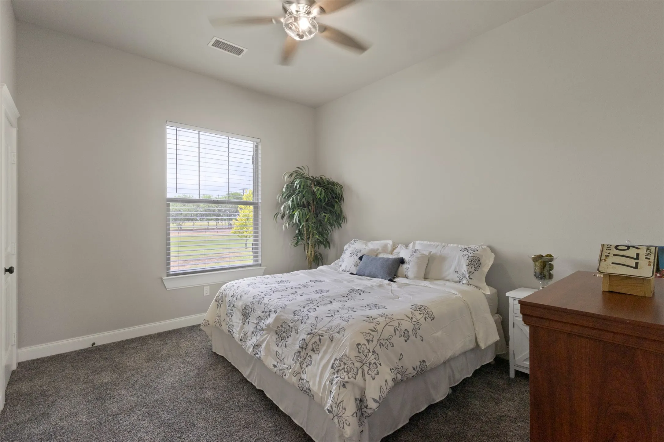 Single Family Residence For Sale in Grayson County , 10078 Farmington Road, Van Alstyne, Texas 75495, 5 Bedroom, 5 Bathroom, 12 Garage spaces, 2,690 Sqft, built in 2019, mls#21301099, Real Estate Agent in Van Alstyne, Homes For Sale in Grayson county, Homes For Sale in Van Alstyne, Realtor in Van Alstyne Texas, Real Estate Brokerage Independent Realty Texas, Luminita Cordes Realtor