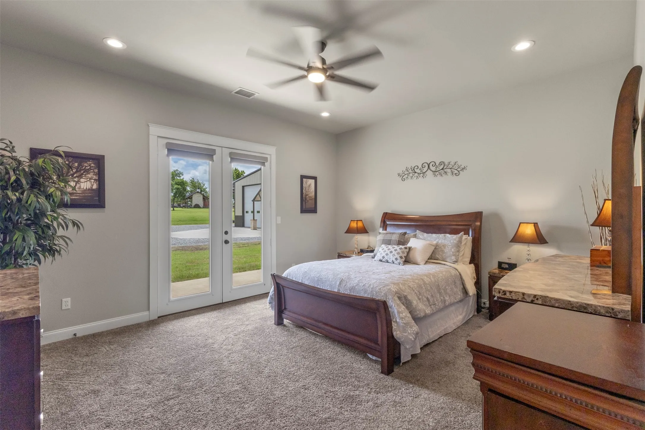 Single Family Residence For Sale in Grayson County , 10078 Farmington Road, Van Alstyne, Texas 75495, 5 Bedroom, 5 Bathroom, 12 Garage spaces, 2,690 Sqft, built in 2019, mls#21301099, Real Estate Agent in Van Alstyne, Homes For Sale in Grayson county, Homes For Sale in Van Alstyne, Realtor in Van Alstyne Texas, Real Estate Brokerage Independent Realty Texas, Luminita Cordes Realtor