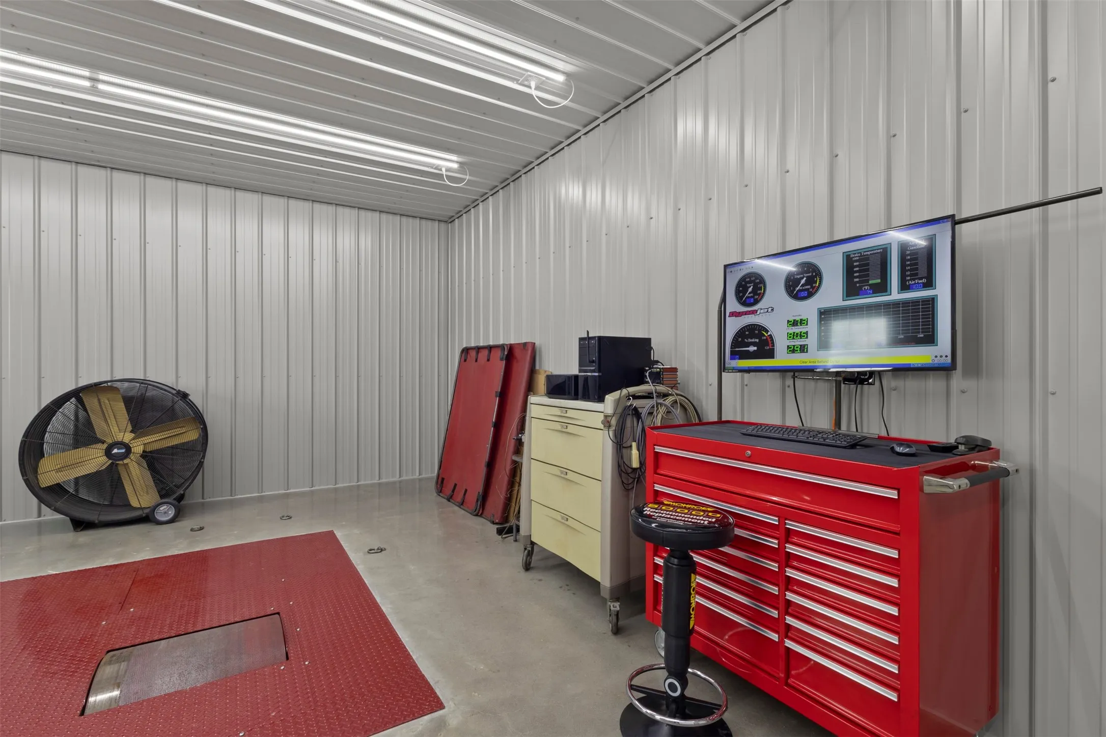 Single Family Residence For Sale in Grayson County , 10078 Farmington Road, Van Alstyne, Texas 75495, 5 Bedroom, 5 Bathroom, 12 Garage spaces, 2,690 Sqft, built in 2019, mls#21301099, Real Estate Agent in Van Alstyne, Homes For Sale in Grayson county, Homes For Sale in Van Alstyne, Realtor in Van Alstyne Texas, Real Estate Brokerage Independent Realty Texas, Luminita Cordes Realtor