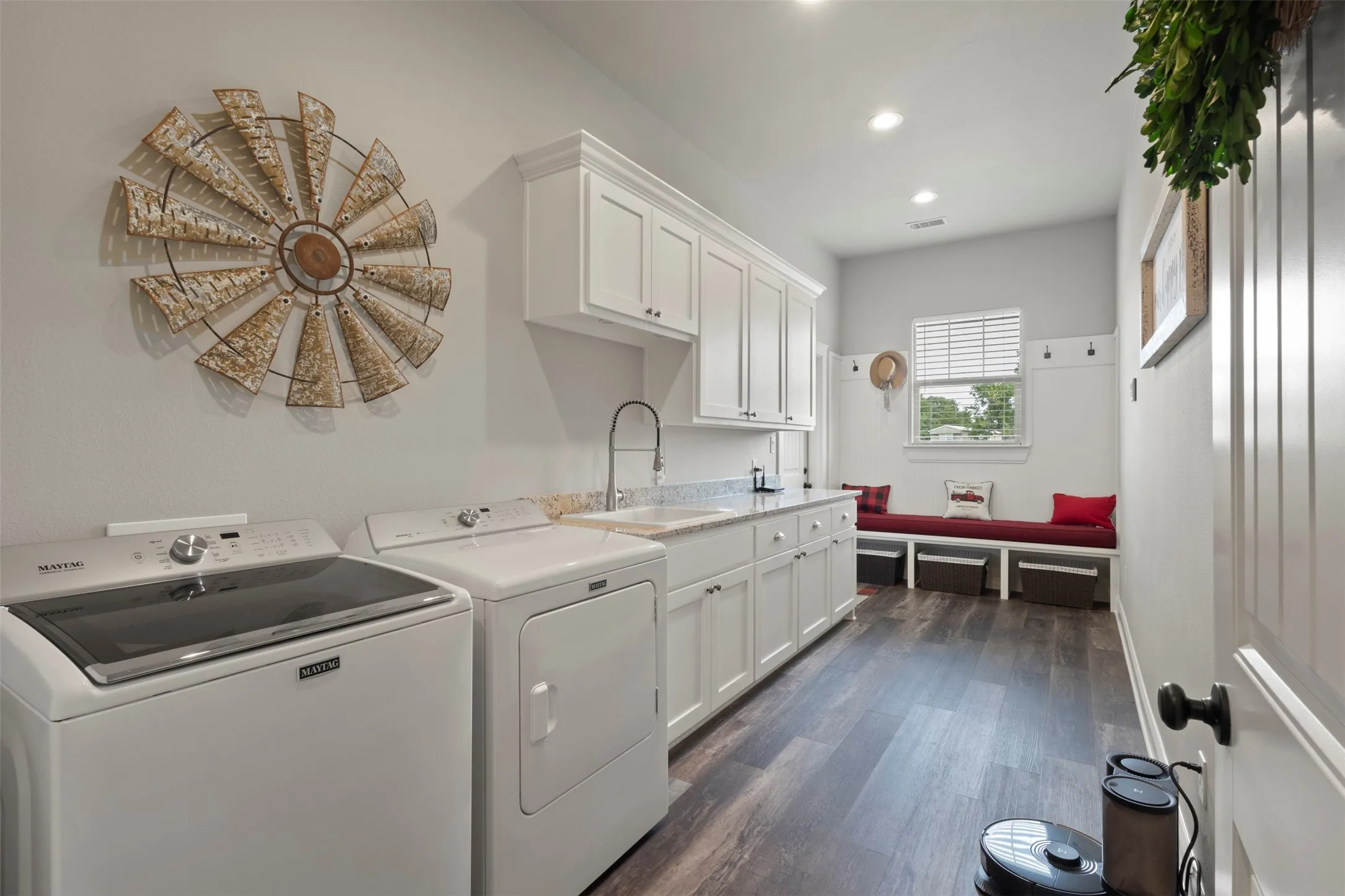 Single Family Residence For Sale in Grayson County , 10078 Farmington Road, Van Alstyne, Texas 75495, 5 Bedroom, 5 Bathroom, 12 Garage spaces, 2,690 Sqft, built in 2019, mls#21301099, Real Estate Agent in Van Alstyne, Homes For Sale in Grayson county, Homes For Sale in Van Alstyne, Realtor in Van Alstyne Texas, Real Estate Brokerage Independent Realty Texas, Luminita Cordes Realtor