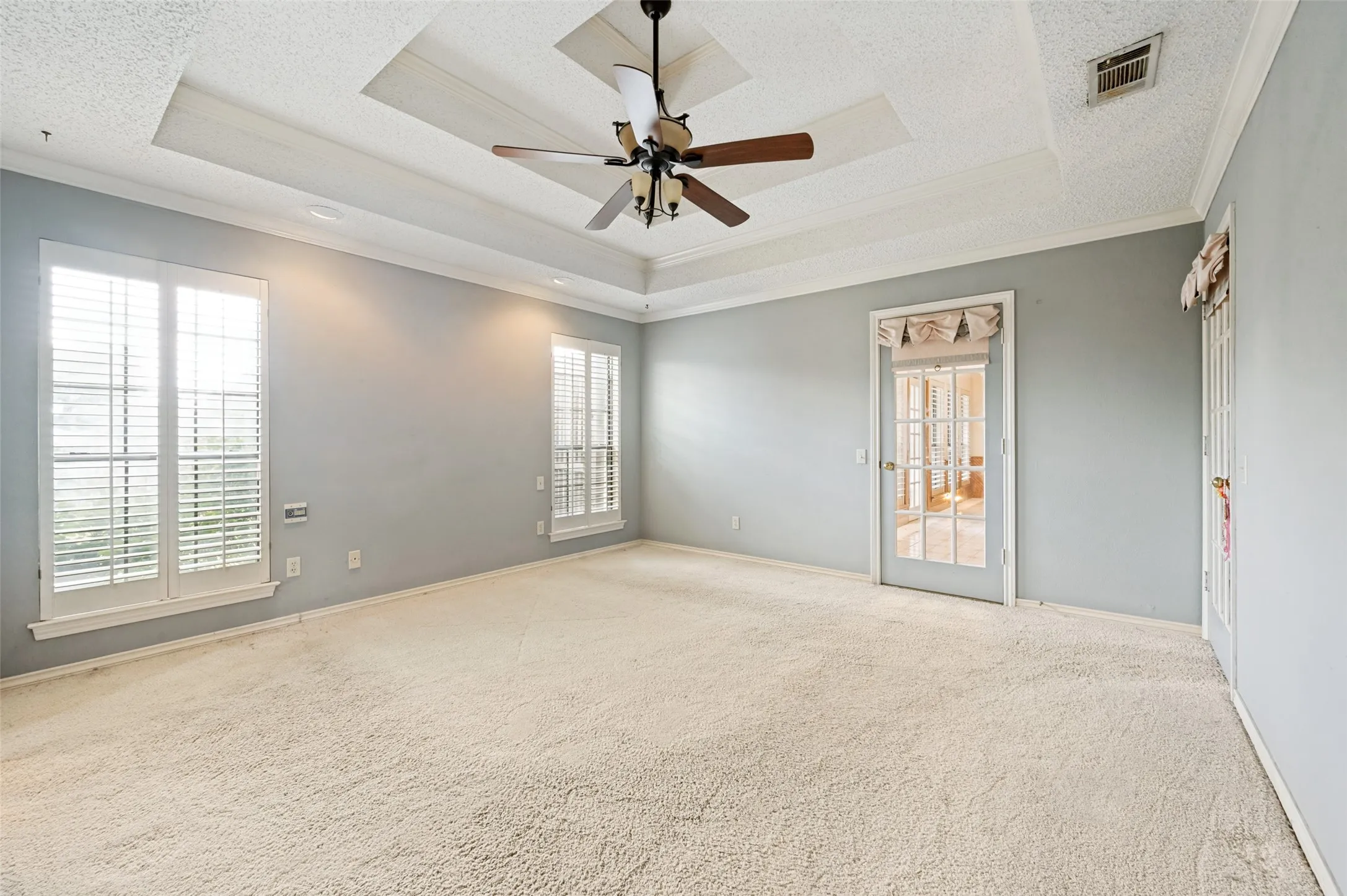 Single Family Residence For Sale in Dallas County , 10931 Marsh Lane, Dallas, Texas 75229, 4 Bedroom, 3 Bathroom, 2 Garage spaces, 2,478 Sqft, built in 1981, mls#21300779, Real Estate Agent in Dallas, Homes For Sale in Dallas county, Homes For Sale in Dallas, Realtor in Dallas Texas, Real Estate Brokerage Independent Realty Texas, Luminita Cordes Realtor