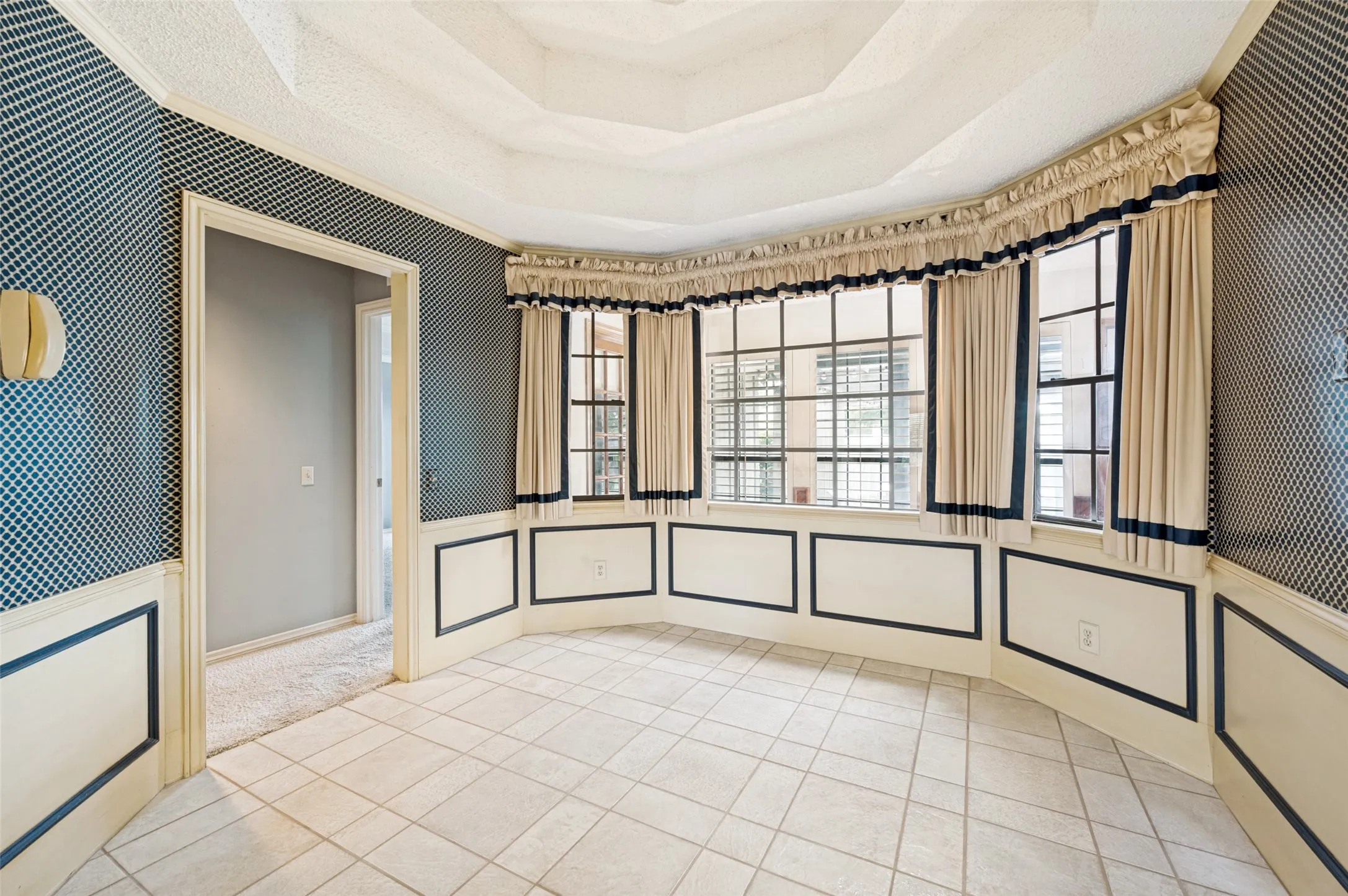 Single Family Residence For Sale in Dallas County , 10931 Marsh Lane, Dallas, Texas 75229, 4 Bedroom, 3 Bathroom, 2 Garage spaces, 2,478 Sqft, built in 1981, mls#21300779, Real Estate Agent in Dallas, Homes For Sale in Dallas county, Homes For Sale in Dallas, Realtor in Dallas Texas, Real Estate Brokerage Independent Realty Texas, Luminita Cordes Realtor