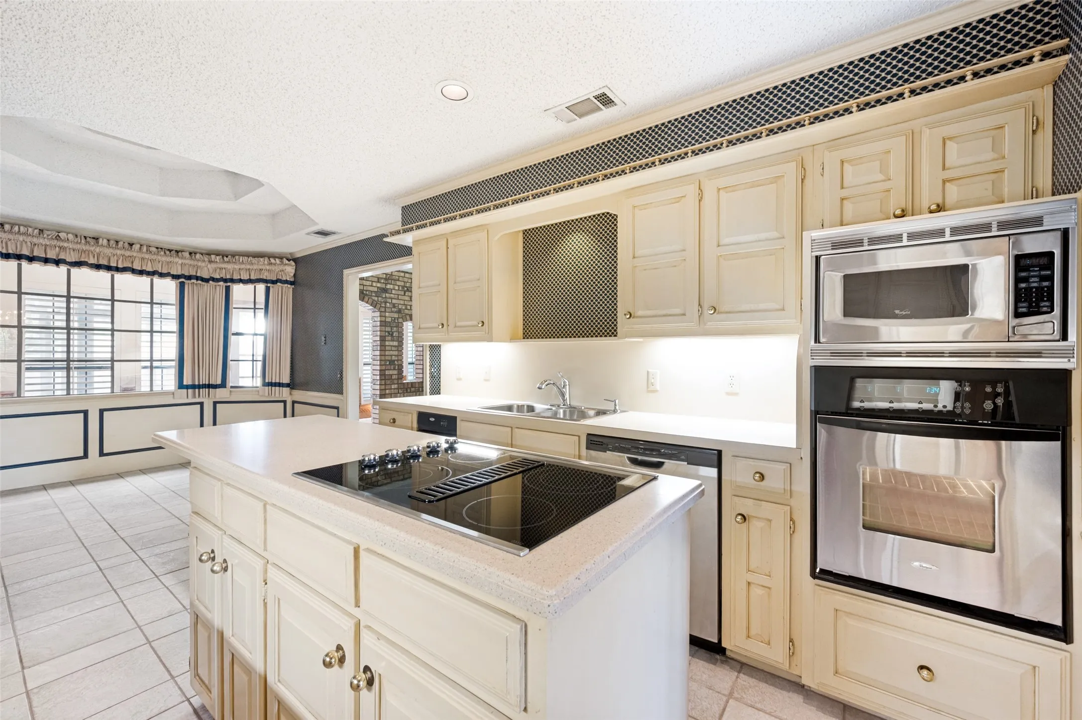 Single Family Residence For Sale in Dallas County , 10931 Marsh Lane, Dallas, Texas 75229, 4 Bedroom, 3 Bathroom, 2 Garage spaces, 2,478 Sqft, built in 1981, mls#21300779, Real Estate Agent in Dallas, Homes For Sale in Dallas county, Homes For Sale in Dallas, Realtor in Dallas Texas, Real Estate Brokerage Independent Realty Texas, Luminita Cordes Realtor