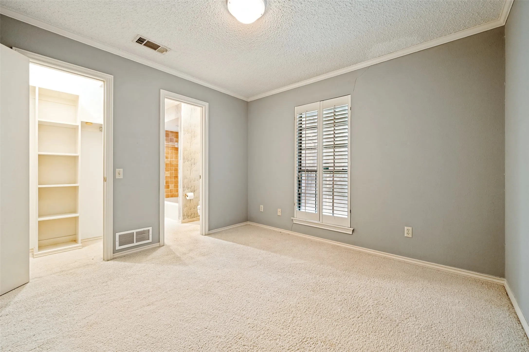 Single Family Residence For Sale in Dallas County , 10931 Marsh Lane, Dallas, Texas 75229, 4 Bedroom, 3 Bathroom, 2 Garage spaces, 2,478 Sqft, built in 1981, mls#21300779, Real Estate Agent in Dallas, Homes For Sale in Dallas county, Homes For Sale in Dallas, Realtor in Dallas Texas, Real Estate Brokerage Independent Realty Texas, Luminita Cordes Realtor