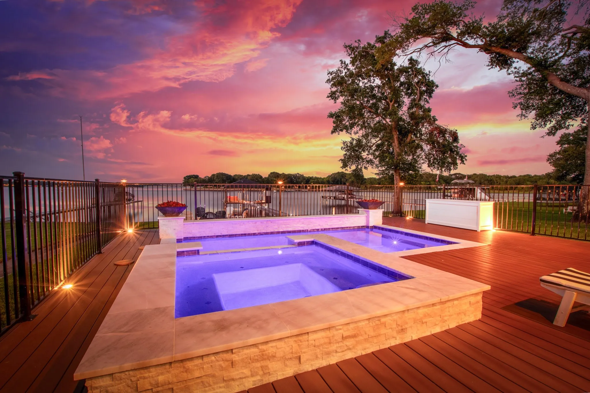Single Family Residence For Sale in Henderson County , 229 N Beverly Drive, Malakoff, Texas 75148, 5 Bedroom, 4 Bathroom, 2 Garage spaces, 3,374 Sqft, built in 2010, mls#21299542, Real Estate Agent in Malakoff, Homes For Sale in Henderson county, Homes For Sale in Malakoff, Realtor in Malakoff Texas, Real Estate Brokerage Independent Realty Texas, Luminita Cordes Realtor