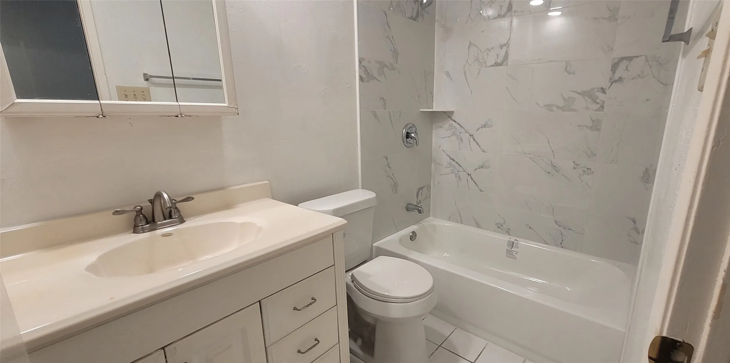 Single Family Residence For Rent in Dallas County , 7314 Emory Oak Lane, Dallas, Texas 75249, 3 Bedrooms, 2 Bathrooms, 2 Garage spaces, 1,711 Sqft, built in 1978, Price $1,850, mls#21301163, Real Estate Agent in Dallas, Homes For Rent in Dallas county, Homes For Rent in Dallas, Realtor in Dallas Texas, Real Estate Brokerage Independent Realty Texas, Luminita Cordes Realtor