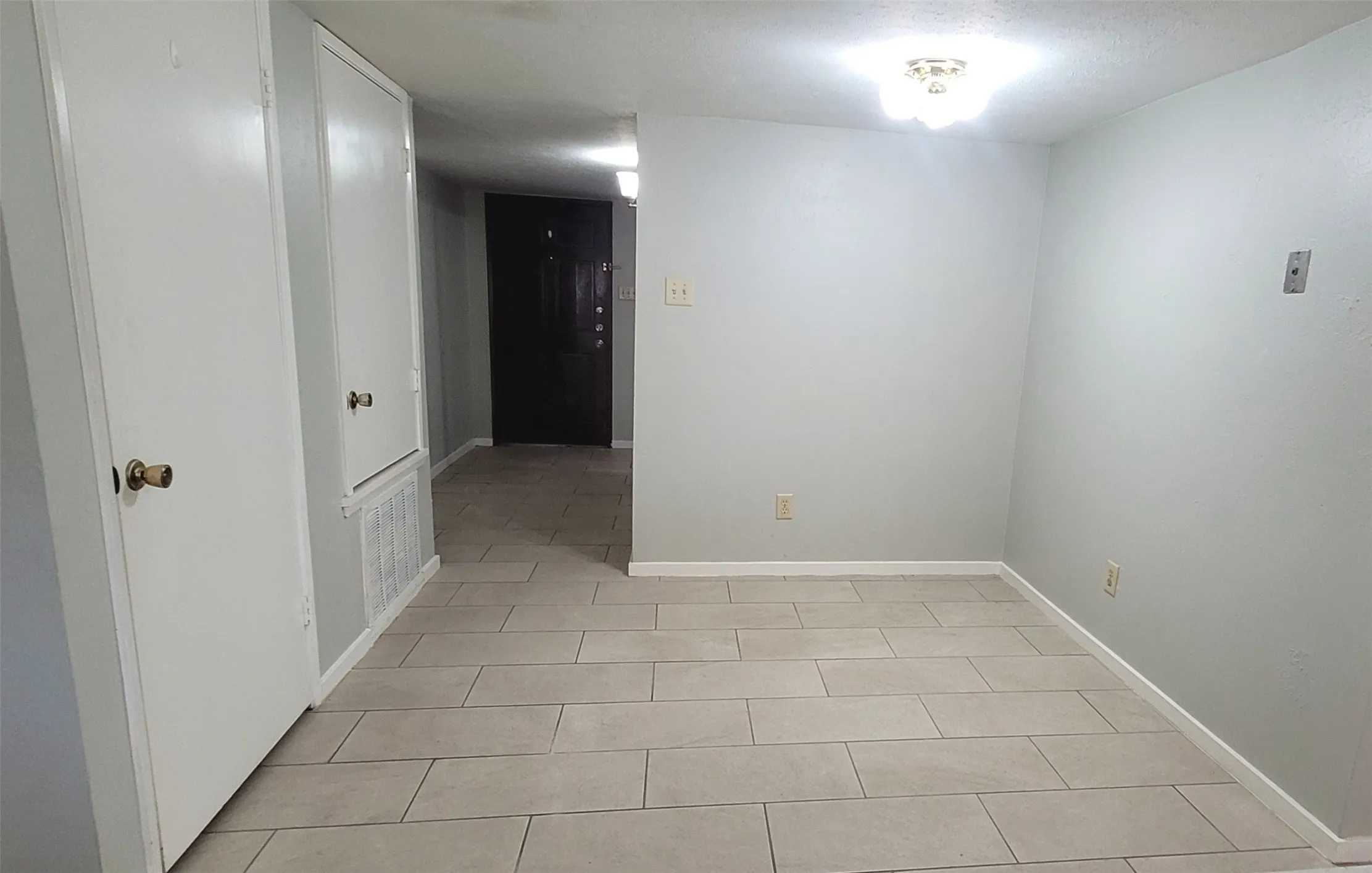 Single Family Residence For Rent in Dallas County , 7314 Emory Oak Lane, Dallas, Texas 75249, 3 Bedrooms, 2 Bathrooms, 2 Garage spaces, 1,711 Sqft, built in 1978, Price $1,850, mls#21301163, Real Estate Agent in Dallas, Homes For Rent in Dallas county, Homes For Rent in Dallas, Realtor in Dallas Texas, Real Estate Brokerage Independent Realty Texas, Luminita Cordes Realtor