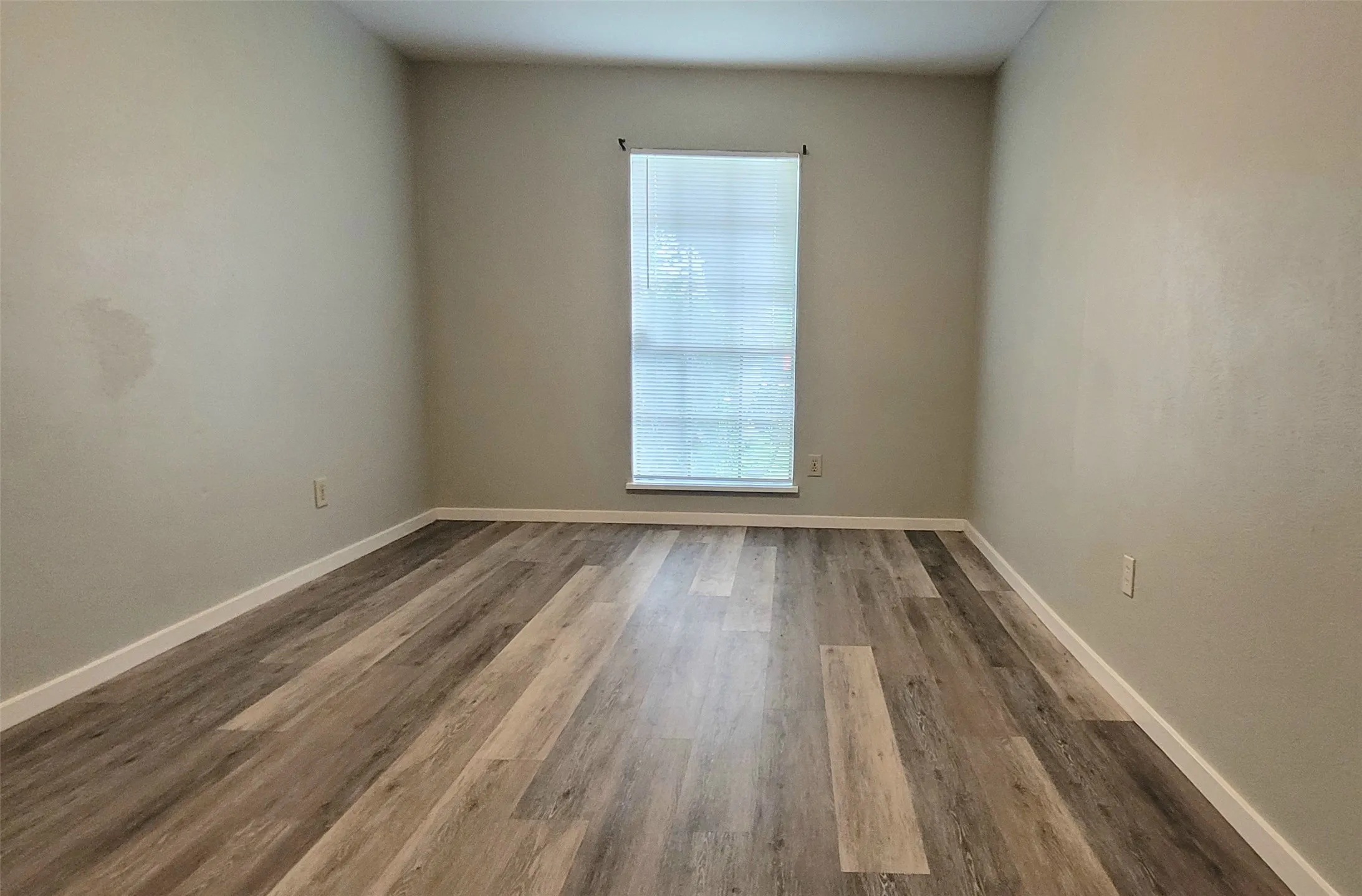Single Family Residence For Rent in Dallas County , 7314 Emory Oak Lane, Dallas, Texas 75249, 3 Bedrooms, 2 Bathrooms, 2 Garage spaces, 1,711 Sqft, built in 1978, Price $1,850, mls#21301163, Real Estate Agent in Dallas, Homes For Rent in Dallas county, Homes For Rent in Dallas, Realtor in Dallas Texas, Real Estate Brokerage Independent Realty Texas, Luminita Cordes Realtor