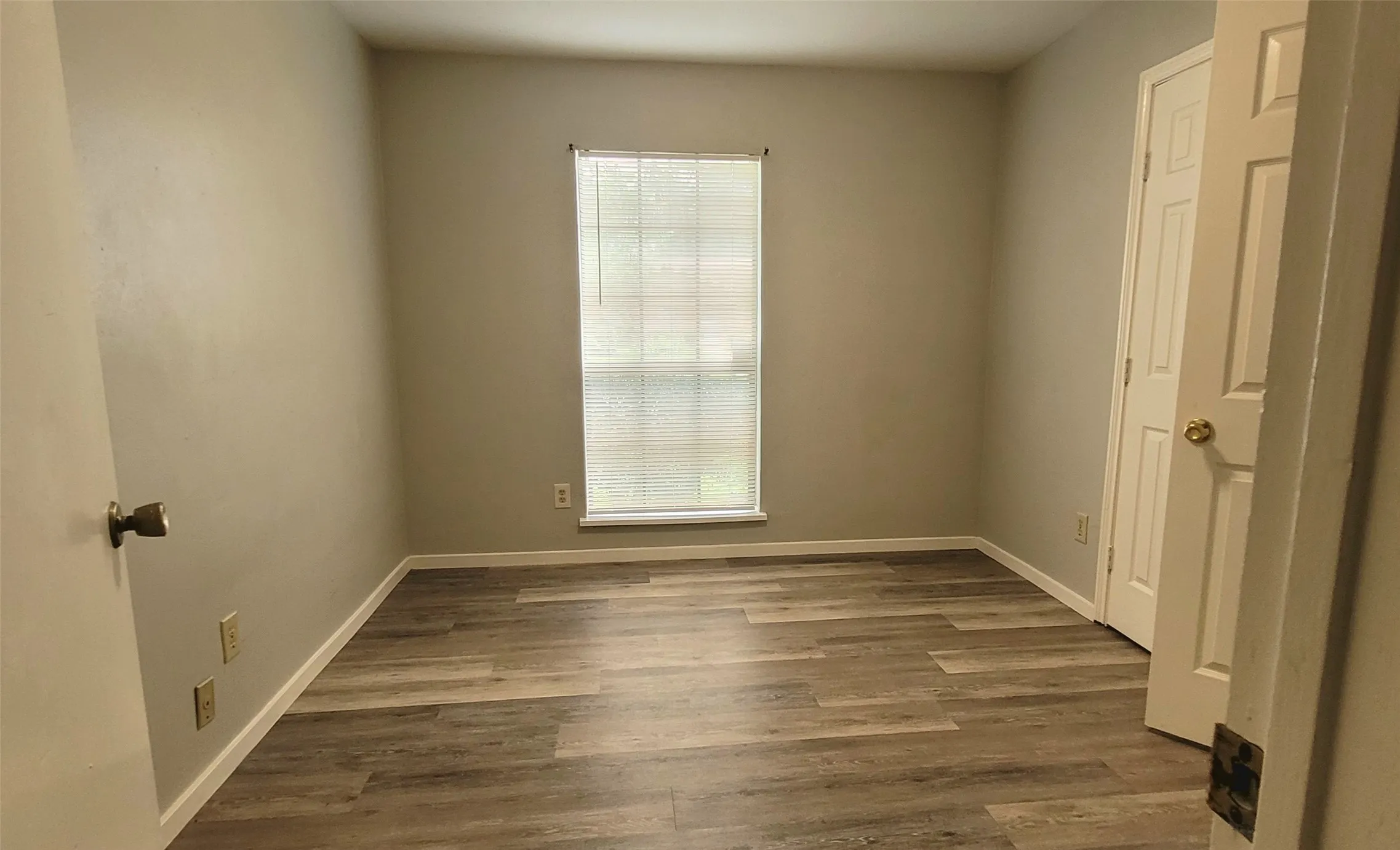 Single Family Residence For Rent in Dallas County , 7314 Emory Oak Lane, Dallas, Texas 75249, 3 Bedrooms, 2 Bathrooms, 2 Garage spaces, 1,711 Sqft, built in 1978, Price $1,850, mls#21301163, Real Estate Agent in Dallas, Homes For Rent in Dallas county, Homes For Rent in Dallas, Realtor in Dallas Texas, Real Estate Brokerage Independent Realty Texas, Luminita Cordes Realtor