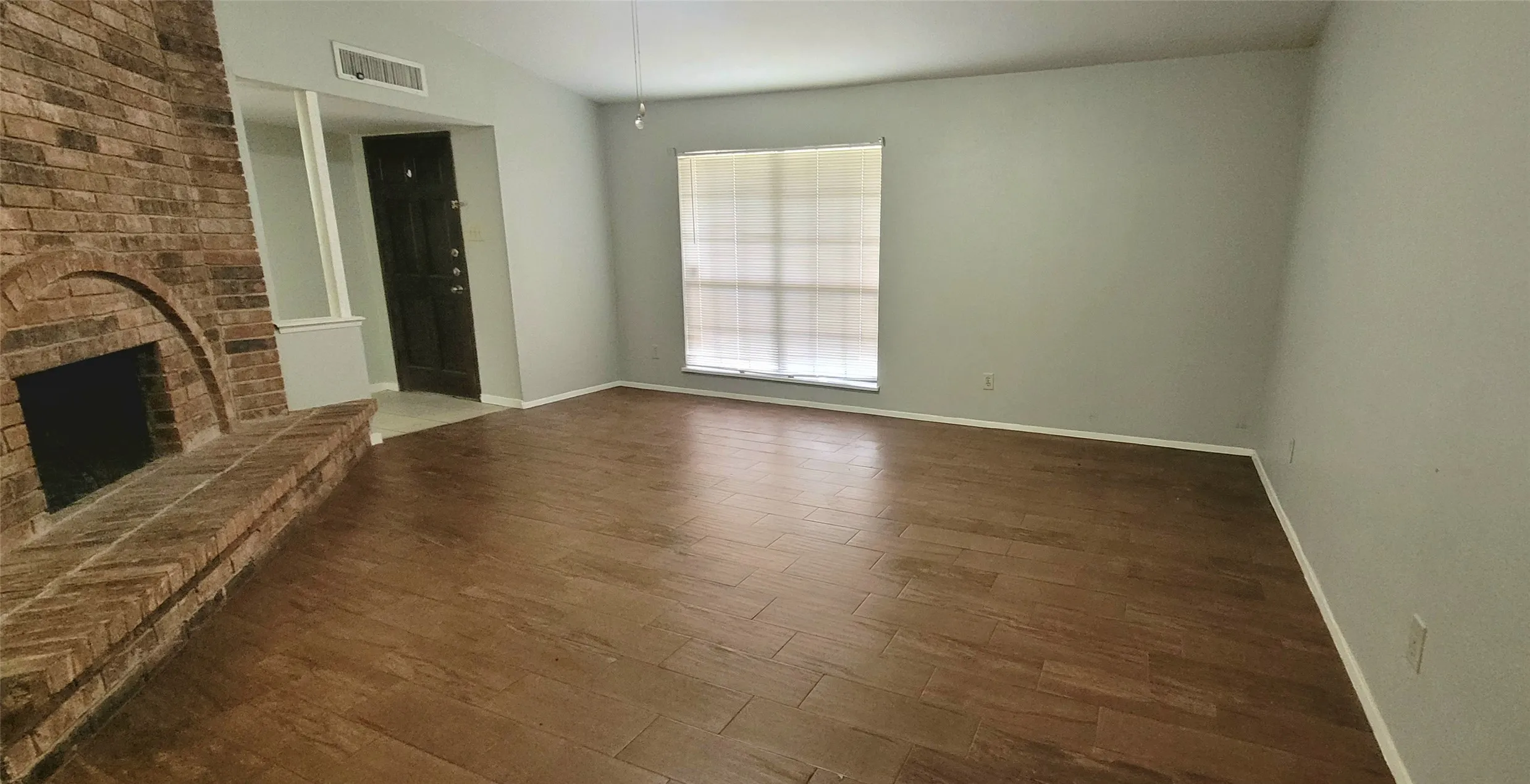 Single Family Residence For Rent in Dallas County , 7314 Emory Oak Lane, Dallas, Texas 75249, 3 Bedrooms, 2 Bathrooms, 2 Garage spaces, 1,711 Sqft, built in 1978, Price $1,850, mls#21301163, Real Estate Agent in Dallas, Homes For Rent in Dallas county, Homes For Rent in Dallas, Realtor in Dallas Texas, Real Estate Brokerage Independent Realty Texas, Luminita Cordes Realtor