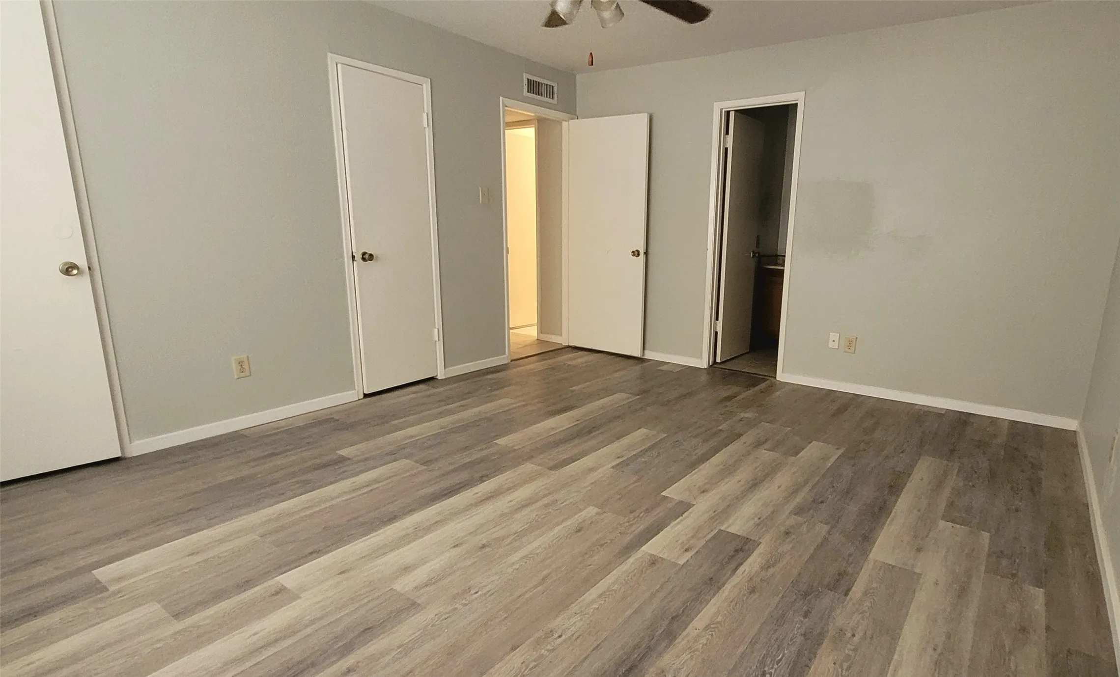 Single Family Residence For Rent in Dallas County , 7314 Emory Oak Lane, Dallas, Texas 75249, 3 Bedrooms, 2 Bathrooms, 2 Garage spaces, 1,711 Sqft, built in 1978, Price $1,850, mls#21301163, Real Estate Agent in Dallas, Homes For Rent in Dallas county, Homes For Rent in Dallas, Realtor in Dallas Texas, Real Estate Brokerage Independent Realty Texas, Luminita Cordes Realtor