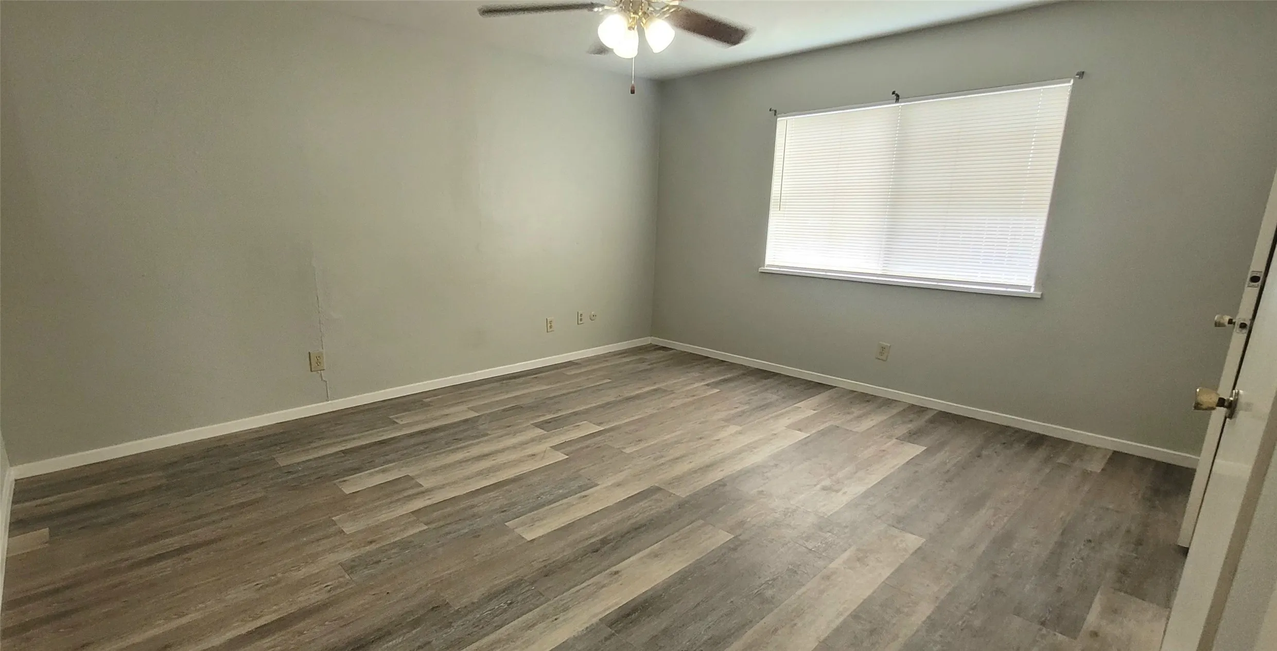 Single Family Residence For Rent in Dallas County , 7314 Emory Oak Lane, Dallas, Texas 75249, 3 Bedrooms, 2 Bathrooms, 2 Garage spaces, 1,711 Sqft, built in 1978, Price $1,850, mls#21301163, Real Estate Agent in Dallas, Homes For Rent in Dallas county, Homes For Rent in Dallas, Realtor in Dallas Texas, Real Estate Brokerage Independent Realty Texas, Luminita Cordes Realtor