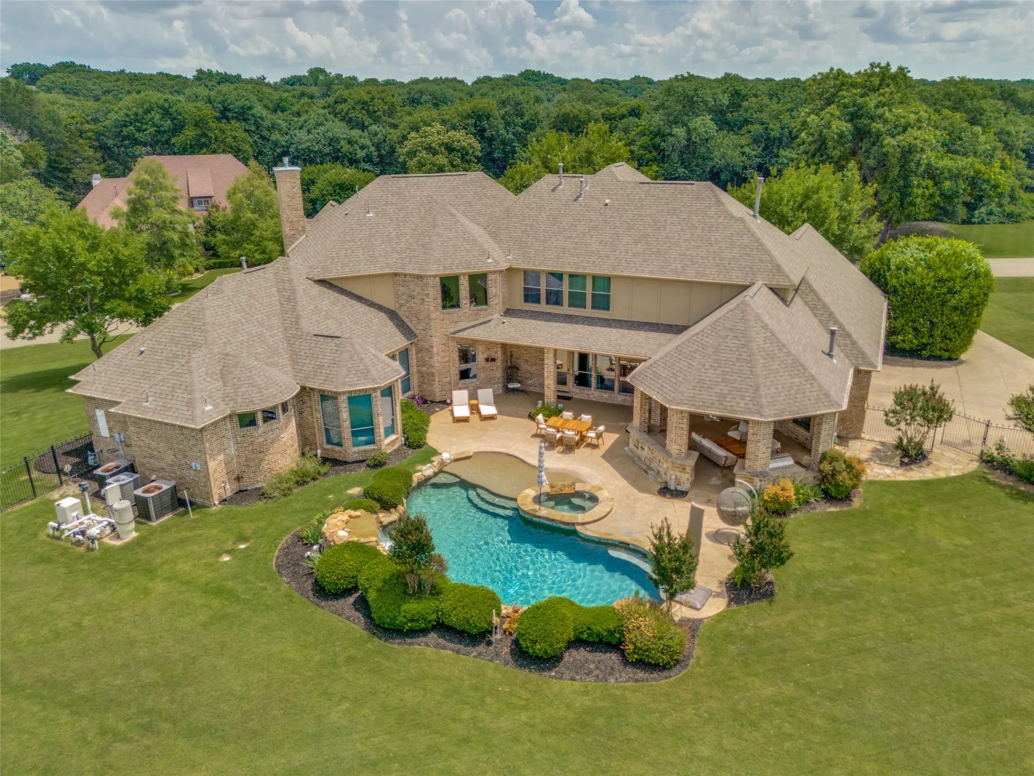 Single Family Residence For Sale in Collin County , 671 Lakeridge Drive, Fairview, Texas 75069, 5 Bedroom, 5 Bathroom, 4 Garage spaces, 5,253 Sqft, built in 2006, mls#21263794, Real Estate Agent in Fairview, Homes For Sale in Collin county, Homes For Sale in Fairview, Realtor in Fairview Texas, Real Estate Brokerage Independent Realty Texas, Luminita Cordes Realtor