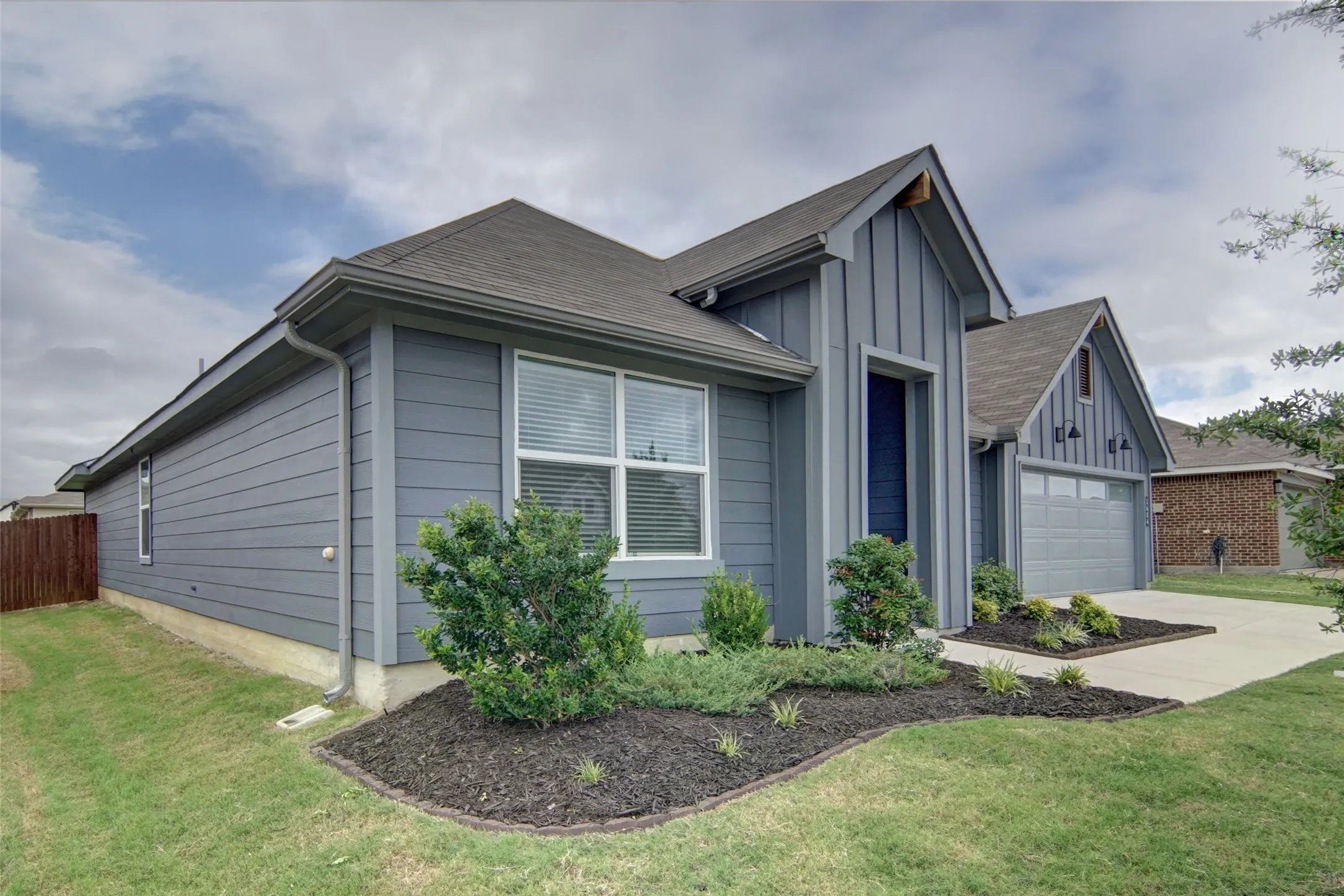 Single Family Residence For Sale in Johnson County , 1604 Forest Park Drive, Alvarado, Texas 76009, 4 Bedroom, 2 Bathroom, 2 Garage spaces, 2,188 Sqft, built in 2023, mls#21269435, Real Estate Agent in Alvarado, Homes For Sale in Johnson county, Homes For Sale in Alvarado, Realtor in Alvarado Texas, Real Estate Brokerage Independent Realty Texas, Luminita Cordes Realtor