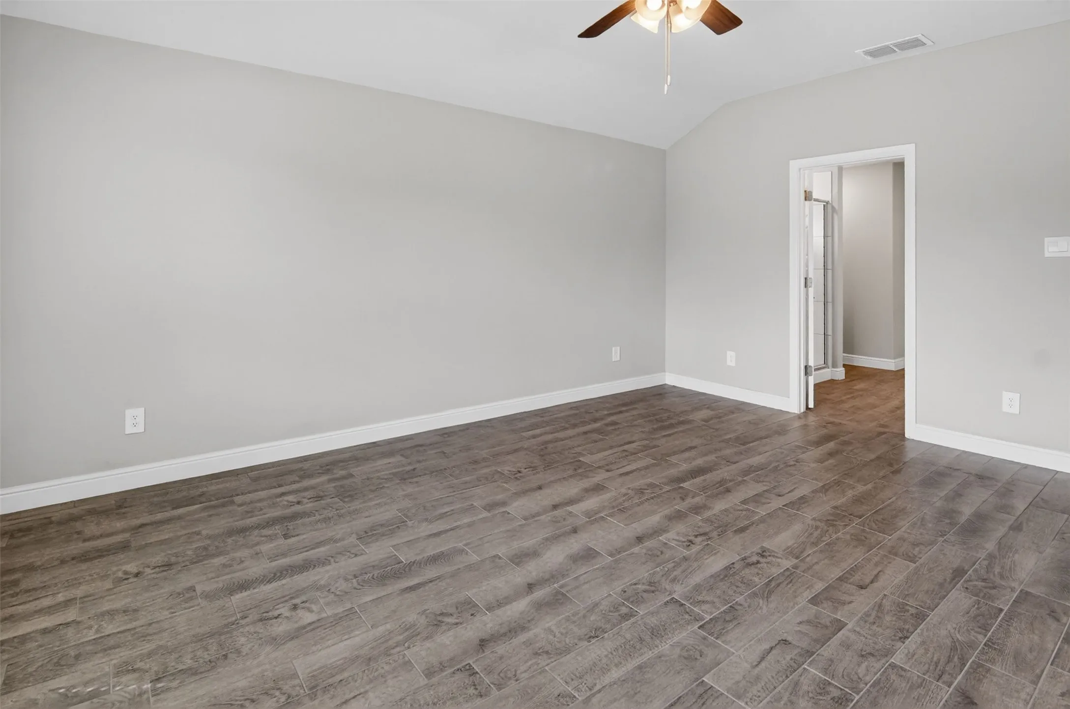Single Family Residence For Sale in Johnson County , 1604 Forest Park Drive, Alvarado, Texas 76009, 4 Bedroom, 2 Bathroom, 2 Garage spaces, 2,188 Sqft, built in 2023, mls#21269435, Real Estate Agent in Alvarado, Homes For Sale in Johnson county, Homes For Sale in Alvarado, Realtor in Alvarado Texas, Real Estate Brokerage Independent Realty Texas, Luminita Cordes Realtor