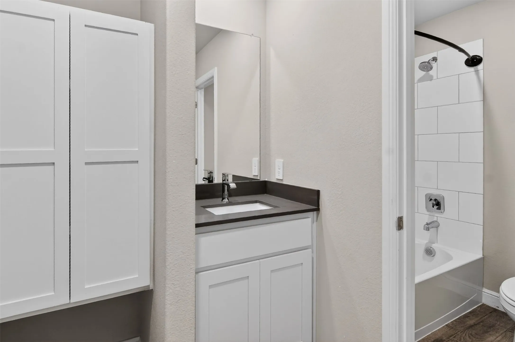 Single Family Residence For Sale in Johnson County , 1604 Forest Park Drive, Alvarado, Texas 76009, 4 Bedroom, 2 Bathroom, 2 Garage spaces, 2,188 Sqft, built in 2023, mls#21269435, Real Estate Agent in Alvarado, Homes For Sale in Johnson county, Homes For Sale in Alvarado, Realtor in Alvarado Texas, Real Estate Brokerage Independent Realty Texas, Luminita Cordes Realtor