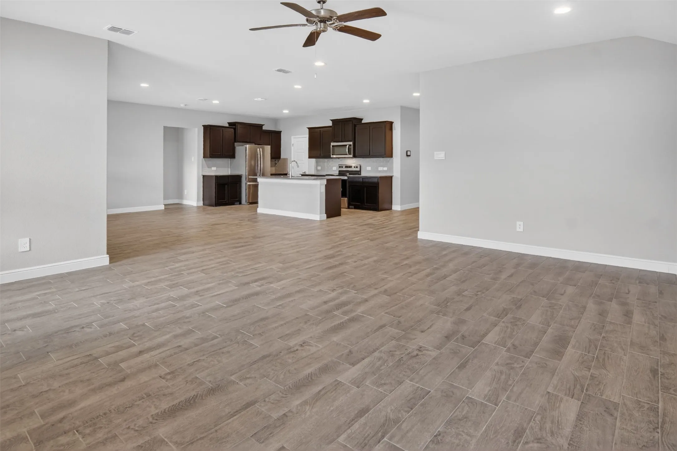 Single Family Residence For Sale in Johnson County , 1604 Forest Park Drive, Alvarado, Texas 76009, 4 Bedroom, 2 Bathroom, 2 Garage spaces, 2,188 Sqft, built in 2023, mls#21269435, Real Estate Agent in Alvarado, Homes For Sale in Johnson county, Homes For Sale in Alvarado, Realtor in Alvarado Texas, Real Estate Brokerage Independent Realty Texas, Luminita Cordes Realtor
