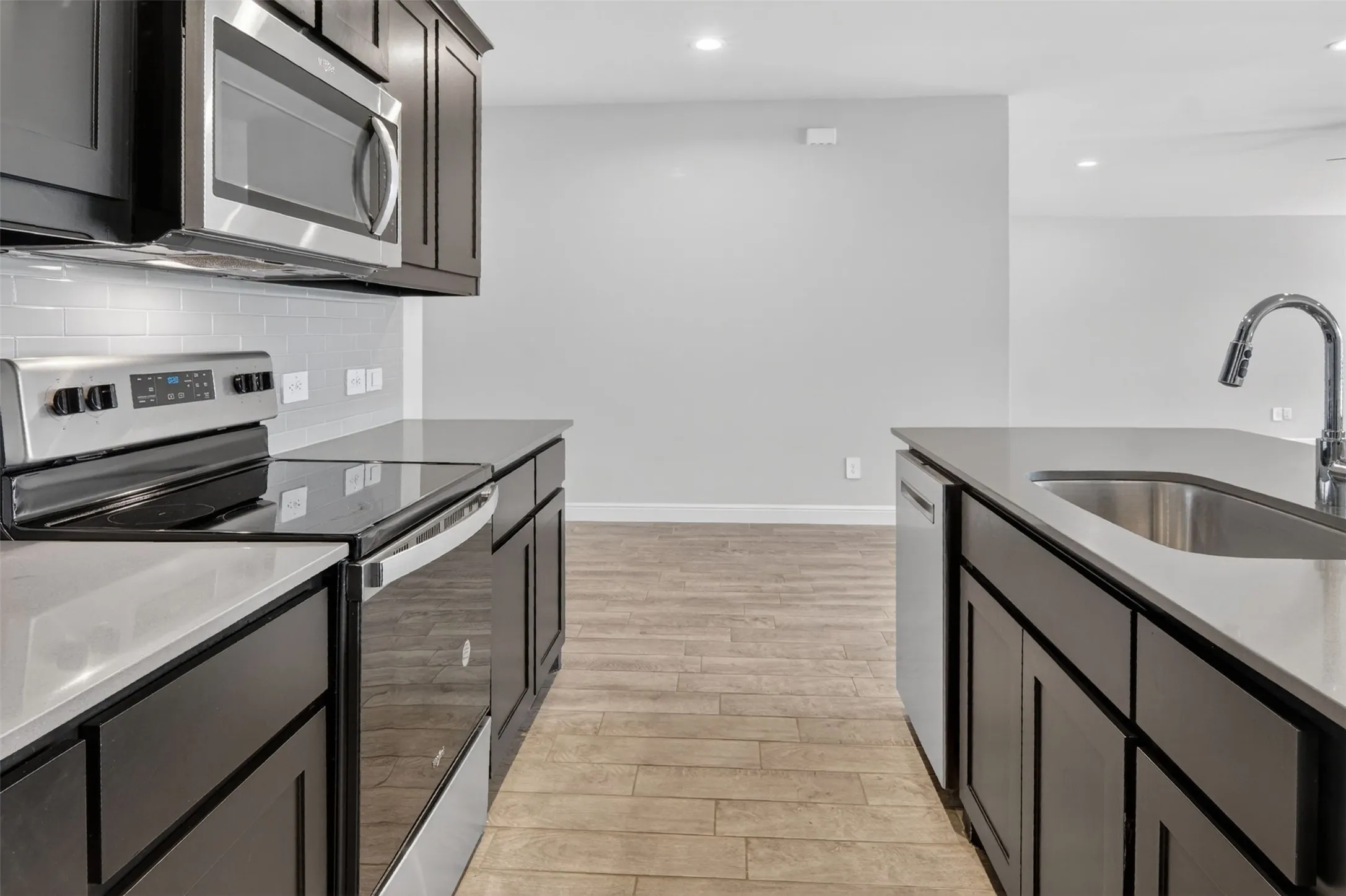 Single Family Residence For Sale in Johnson County , 1604 Forest Park Drive, Alvarado, Texas 76009, 4 Bedroom, 2 Bathroom, 2 Garage spaces, 2,188 Sqft, built in 2023, mls#21269435, Real Estate Agent in Alvarado, Homes For Sale in Johnson county, Homes For Sale in Alvarado, Realtor in Alvarado Texas, Real Estate Brokerage Independent Realty Texas, Luminita Cordes Realtor