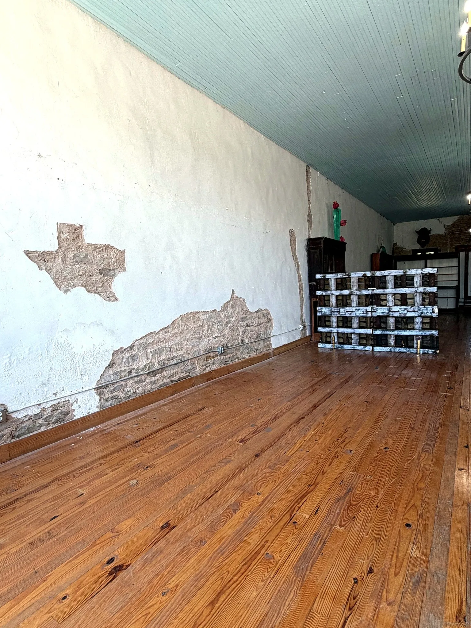 Office For Rent in Hood County , 8706 W US Highway 377, Tolar, Texas 76476, 0, 0, Garage spaces, 0 Sqft, built in 1900, mls#21301183, Real Estate Agent in Tolar, Homes For Rent in Hood county, Homes For Rent in Tolar, Realtor in Tolar Texas, Real Estate Brokerage Independent Realty Texas, Luminita Cordes Realtor