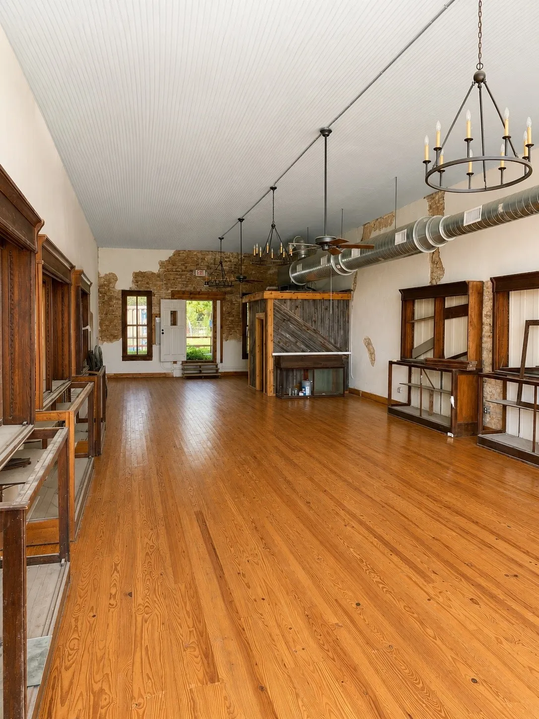 Office For Rent in Hood County , 8706 W US Highway 377, Tolar, Texas 76476, 0, 0, Garage spaces, 0 Sqft, built in 1900, mls#21301183, Real Estate Agent in Tolar, Homes For Rent in Hood county, Homes For Rent in Tolar, Realtor in Tolar Texas, Real Estate Brokerage Independent Realty Texas, Luminita Cordes Realtor
