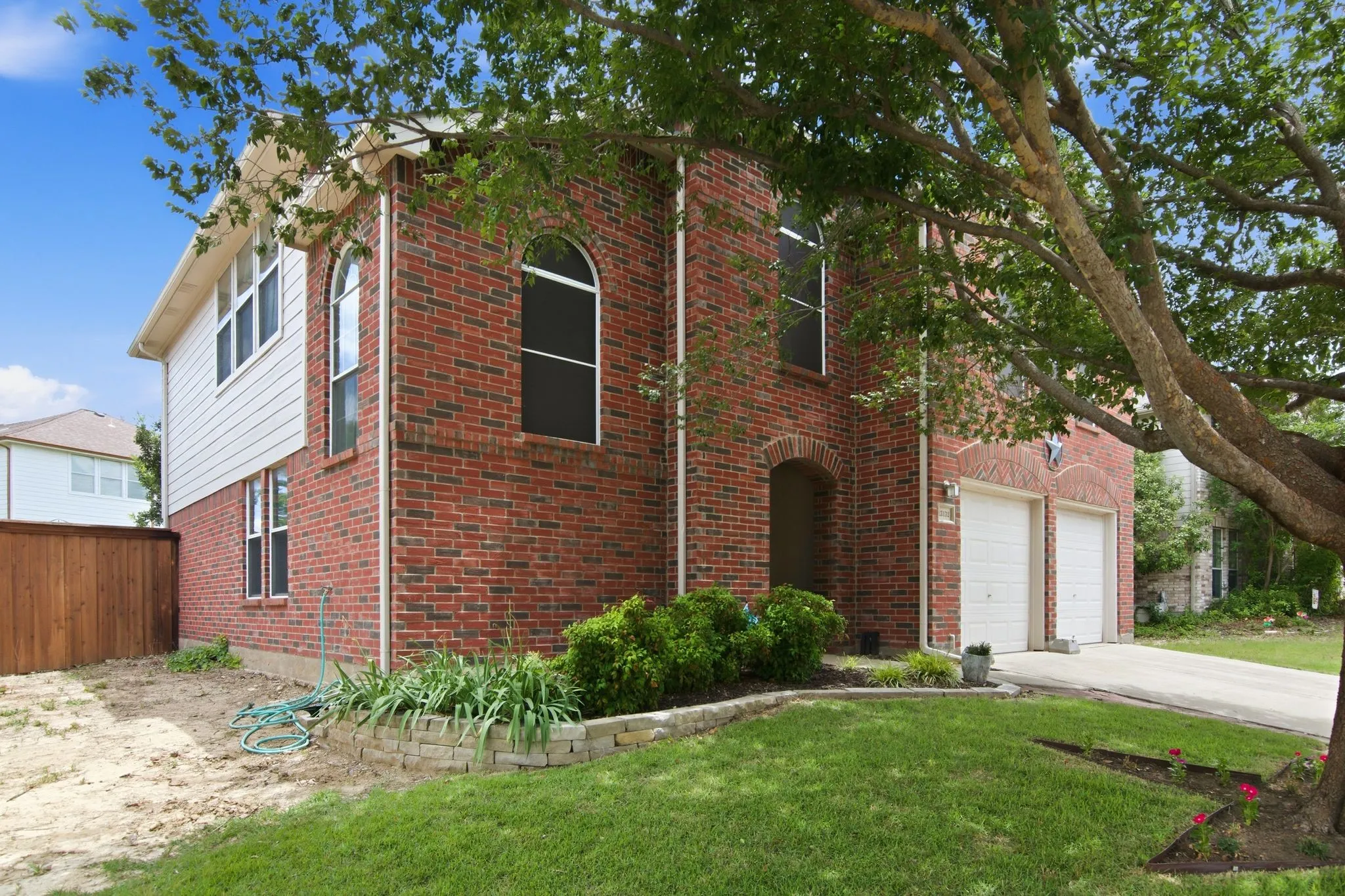 Single Family Residence For Sale in Tarrant County , 13132 Padre Avenue, Fort Worth, Texas 76244, 4 Bedroom, 3 Bathroom, 2 Garage spaces, 2,517 Sqft, built in 2005, mls#21298363, Real Estate Agent in Fort Worth, Homes For Sale in Tarrant county, Homes For Sale in Fort Worth, Realtor in Fort Worth Texas, Real Estate Brokerage Independent Realty Texas, Luminita Cordes Realtor