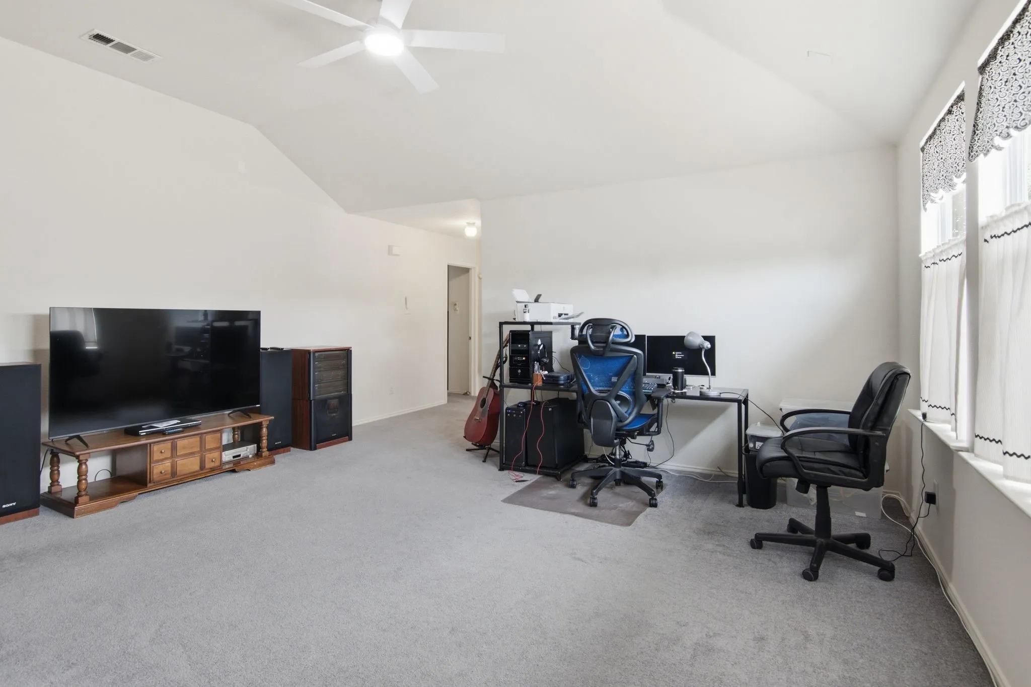 Single Family Residence For Sale in Tarrant County , 13132 Padre Avenue, Fort Worth, Texas 76244, 4 Bedroom, 3 Bathroom, 2 Garage spaces, 2,517 Sqft, built in 2005, mls#21298363, Real Estate Agent in Fort Worth, Homes For Sale in Tarrant county, Homes For Sale in Fort Worth, Realtor in Fort Worth Texas, Real Estate Brokerage Independent Realty Texas, Luminita Cordes Realtor