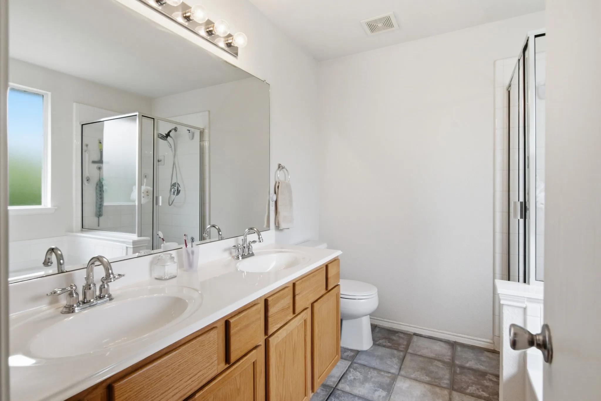 Single Family Residence For Sale in Tarrant County , 13132 Padre Avenue, Fort Worth, Texas 76244, 4 Bedroom, 3 Bathroom, 2 Garage spaces, 2,517 Sqft, built in 2005, mls#21298363, Real Estate Agent in Fort Worth, Homes For Sale in Tarrant county, Homes For Sale in Fort Worth, Realtor in Fort Worth Texas, Real Estate Brokerage Independent Realty Texas, Luminita Cordes Realtor