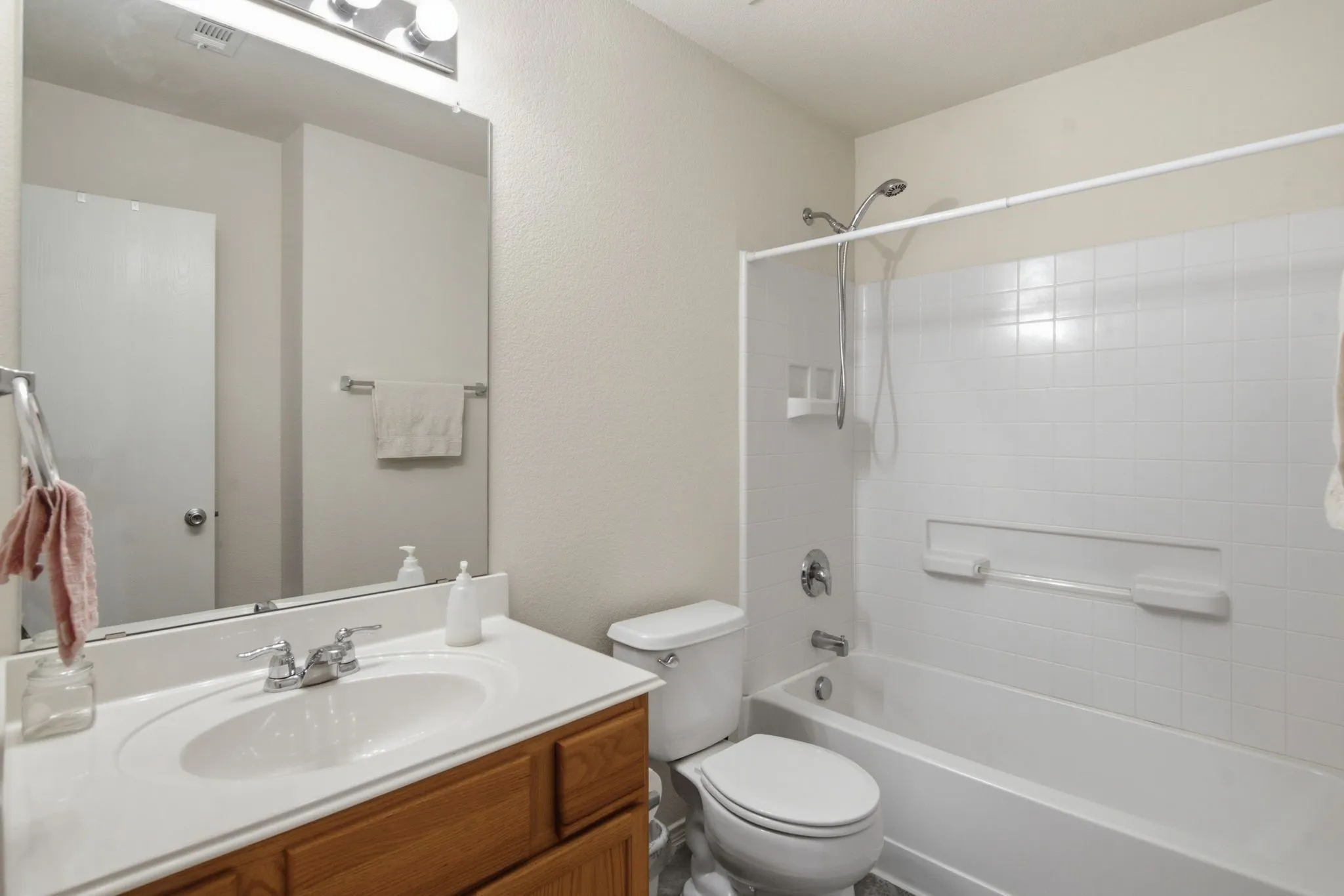 Single Family Residence For Sale in Tarrant County , 13132 Padre Avenue, Fort Worth, Texas 76244, 4 Bedroom, 3 Bathroom, 2 Garage spaces, 2,517 Sqft, built in 2005, mls#21298363, Real Estate Agent in Fort Worth, Homes For Sale in Tarrant county, Homes For Sale in Fort Worth, Realtor in Fort Worth Texas, Real Estate Brokerage Independent Realty Texas, Luminita Cordes Realtor