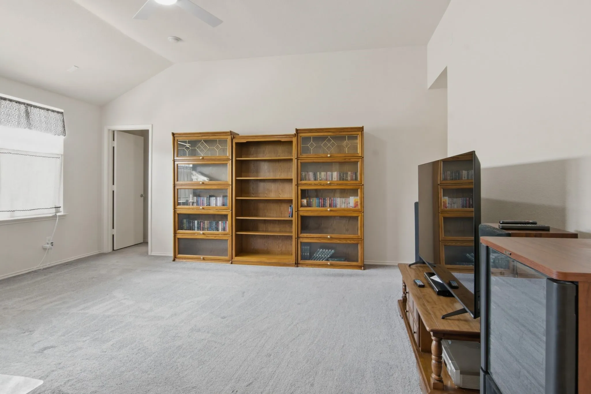 Single Family Residence For Sale in Tarrant County , 13132 Padre Avenue, Fort Worth, Texas 76244, 4 Bedroom, 3 Bathroom, 2 Garage spaces, 2,517 Sqft, built in 2005, mls#21298363, Real Estate Agent in Fort Worth, Homes For Sale in Tarrant county, Homes For Sale in Fort Worth, Realtor in Fort Worth Texas, Real Estate Brokerage Independent Realty Texas, Luminita Cordes Realtor
