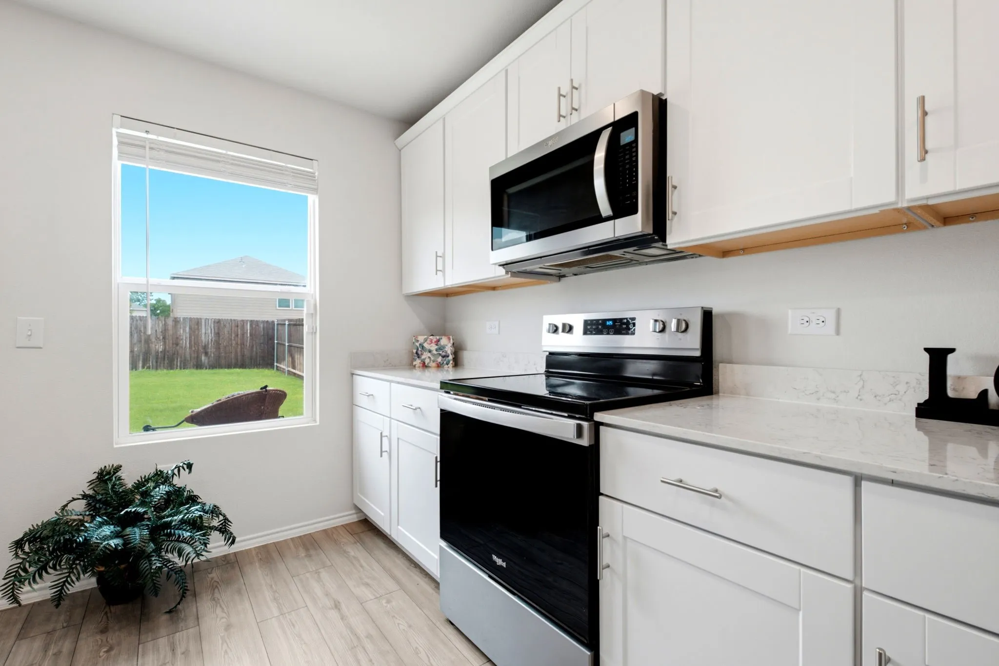 Single Family Residence For Sale in Grayson County , 325 Hopson Street, Van Alstyne, Texas 75495, 4 Bedroom, 3 Bathroom, 2 Garage spaces, 2,178 Sqft, built in 2022, mls#21298427, Real Estate Agent in Van Alstyne, Homes For Sale in Grayson county, Homes For Sale in Van Alstyne, Realtor in Van Alstyne Texas, Real Estate Brokerage Independent Realty Texas, Luminita Cordes Realtor
