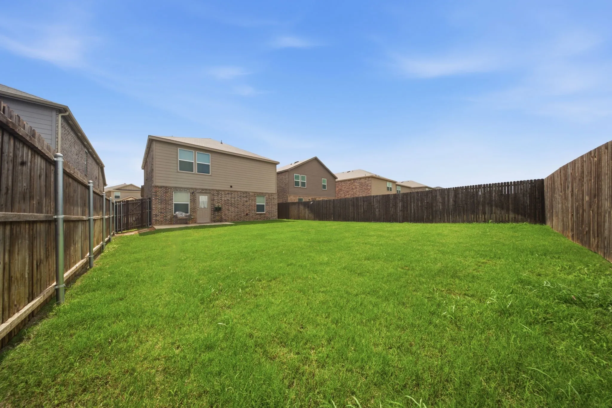 Single Family Residence For Sale in Grayson County , 325 Hopson Street, Van Alstyne, Texas 75495, 4 Bedroom, 3 Bathroom, 2 Garage spaces, 2,178 Sqft, built in 2022, mls#21298427, Real Estate Agent in Van Alstyne, Homes For Sale in Grayson county, Homes For Sale in Van Alstyne, Realtor in Van Alstyne Texas, Real Estate Brokerage Independent Realty Texas, Luminita Cordes Realtor