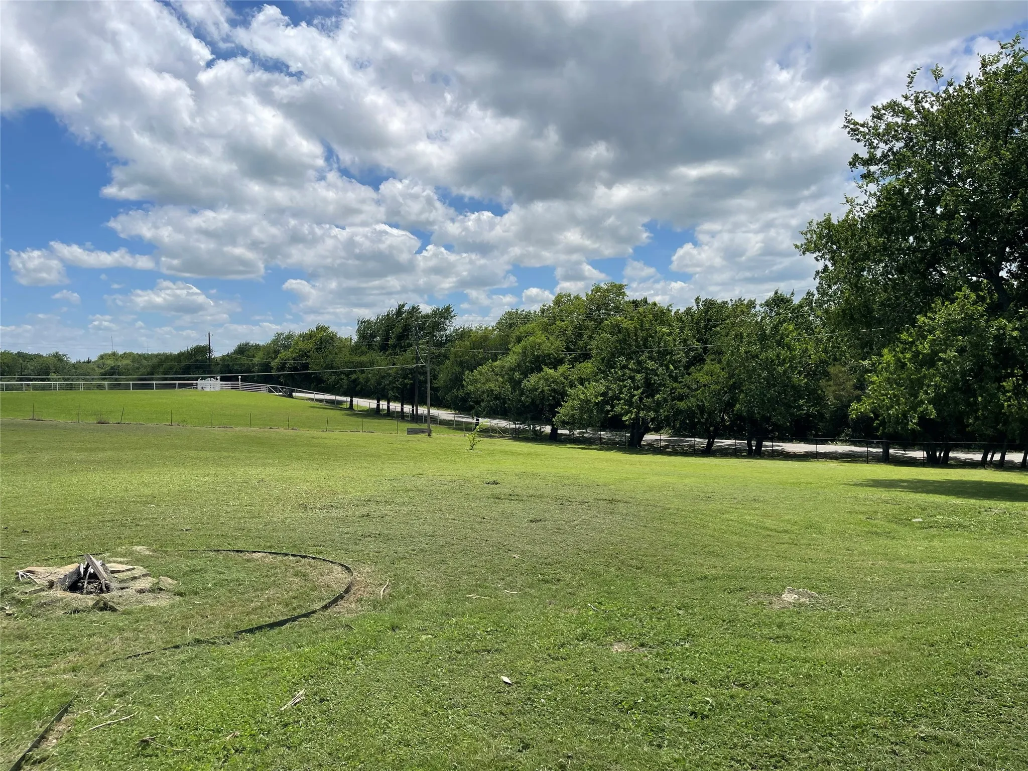 Single Family Residence For Sale in Grayson County , 52 Quail Run Road, Sherman, Texas 75090, 4 Bedroom, 2 Bathroom, 2 Garage spaces, 1,557 Sqft, built in 1979, mls#21301194, Real Estate Agent in Sherman, Homes For Sale in Grayson county, Homes For Sale in Sherman, Realtor in Sherman Texas, Real Estate Brokerage Independent Realty Texas, Luminita Cordes Realtor