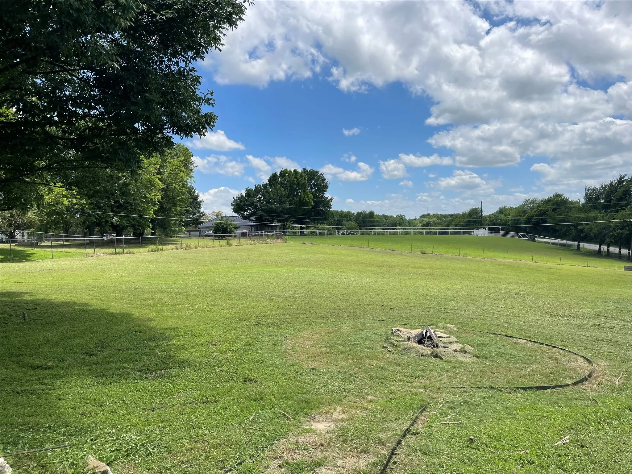 Single Family Residence For Sale in Grayson County , 52 Quail Run Road, Sherman, Texas 75090, 4 Bedroom, 2 Bathroom, 2 Garage spaces, 1,557 Sqft, built in 1979, mls#21301194, Real Estate Agent in Sherman, Homes For Sale in Grayson county, Homes For Sale in Sherman, Realtor in Sherman Texas, Real Estate Brokerage Independent Realty Texas, Luminita Cordes Realtor