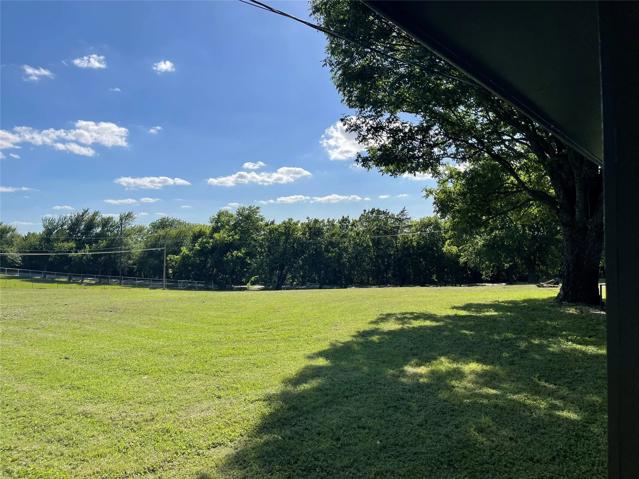 Single Family Residence For Sale in Grayson County , 52 Quail Run Road, Sherman, Texas 75090, 4 Bedroom, 2 Bathroom, 2 Garage spaces, 1,557 Sqft, built in 1979, mls#21301194, Real Estate Agent in Sherman, Homes For Sale in Grayson county, Homes For Sale in Sherman, Realtor in Sherman Texas, Real Estate Brokerage Independent Realty Texas, Luminita Cordes Realtor
