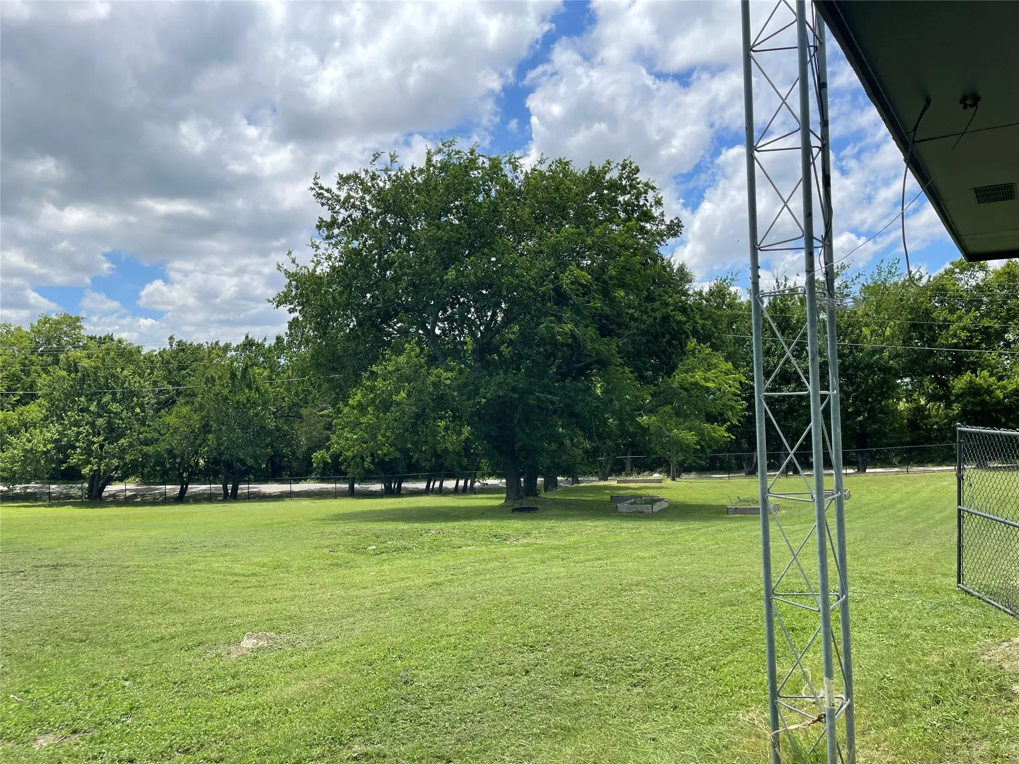 Single Family Residence For Sale in Grayson County , 52 Quail Run Road, Sherman, Texas 75090, 4 Bedroom, 2 Bathroom, 2 Garage spaces, 1,557 Sqft, built in 1979, mls#21301194, Real Estate Agent in Sherman, Homes For Sale in Grayson county, Homes For Sale in Sherman, Realtor in Sherman Texas, Real Estate Brokerage Independent Realty Texas, Luminita Cordes Realtor