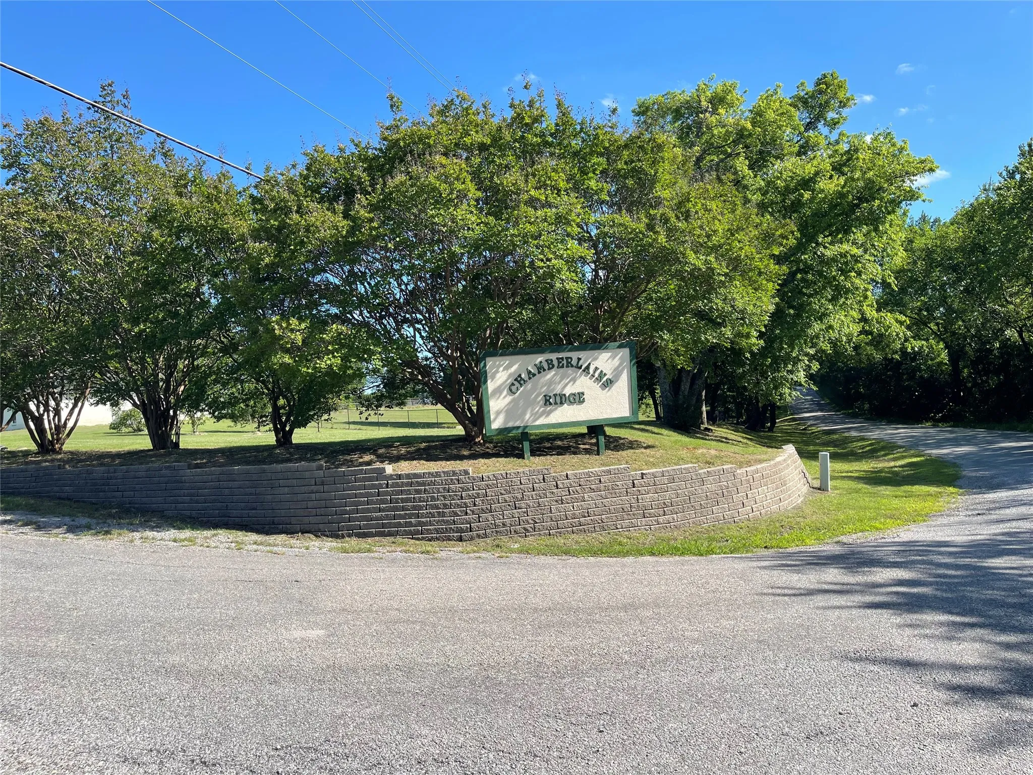 Single Family Residence For Sale in Grayson County , 52 Quail Run Road, Sherman, Texas 75090, 4 Bedroom, 2 Bathroom, 2 Garage spaces, 1,557 Sqft, built in 1979, mls#21301194, Real Estate Agent in Sherman, Homes For Sale in Grayson county, Homes For Sale in Sherman, Realtor in Sherman Texas, Real Estate Brokerage Independent Realty Texas, Luminita Cordes Realtor