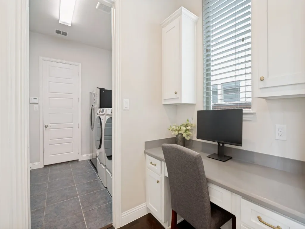 Single Family Residence For Sale in Denton County , 1899 Evening Star Road, Frisco, Texas 75033, 4 Bedroom, 4 Bathroom, 2 Garage spaces, 3,642 Sqft, built in 2017, mls#21299342, Real Estate Agent in Frisco, Homes For Sale in Denton county, Homes For Sale in Frisco, Realtor in Frisco Texas, Real Estate Brokerage Independent Realty Texas, Luminita Cordes Realtor