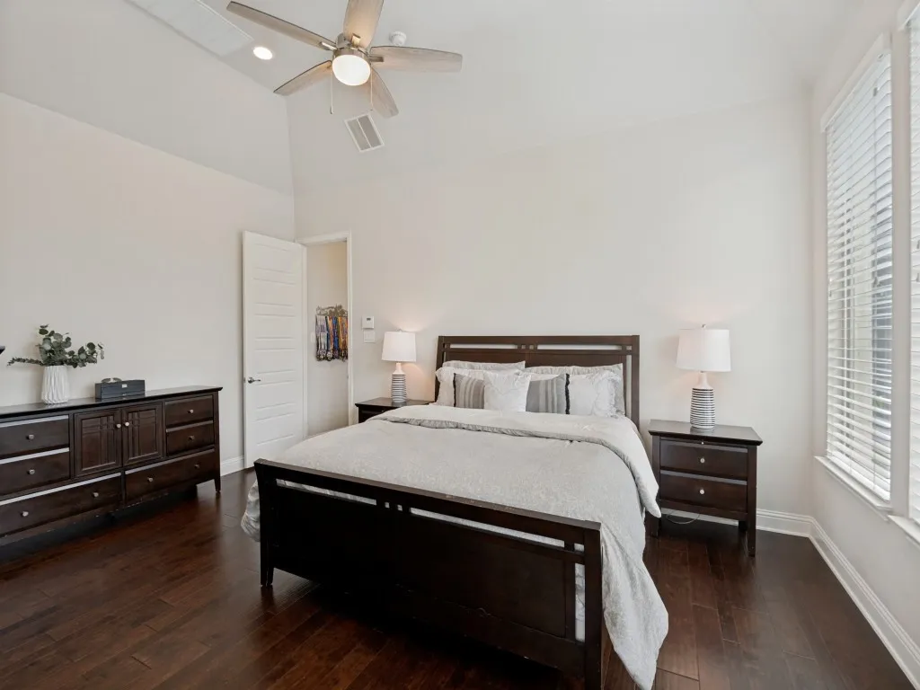 Single Family Residence For Sale in Denton County , 1899 Evening Star Road, Frisco, Texas 75033, 4 Bedroom, 4 Bathroom, 2 Garage spaces, 3,642 Sqft, built in 2017, mls#21299342, Real Estate Agent in Frisco, Homes For Sale in Denton county, Homes For Sale in Frisco, Realtor in Frisco Texas, Real Estate Brokerage Independent Realty Texas, Luminita Cordes Realtor