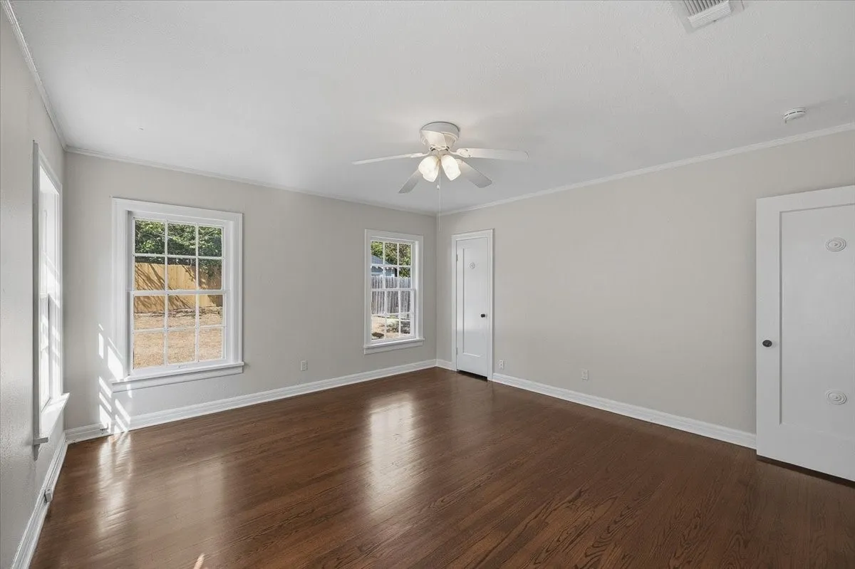 Single Family Residence For Rent in Tarrant County , 3101 Westcliff Road W, Fort Worth, Texas 76109, 2 Bedroom, 2 Bathroom, 1 Garage spaces, 1,550 Sqft, built in 1940, mls#21299929, Real Estate Agent in Fort Worth, Homes For Rent in Tarrant county, Homes For Rent in Fort Worth, Realtor in Fort Worth Texas, Real Estate Brokerage Independent Realty Texas, Luminita Cordes Realtor