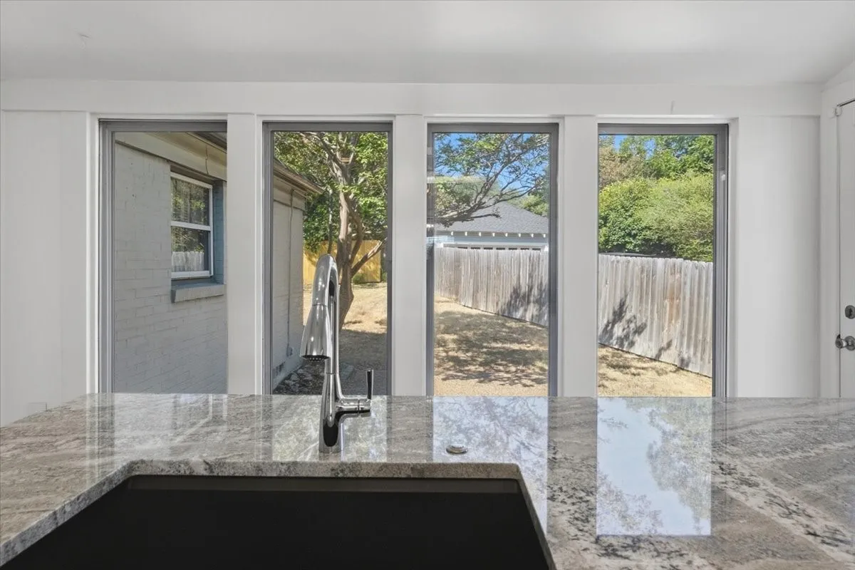Single Family Residence For Rent in Tarrant County , 3101 Westcliff Road W, Fort Worth, Texas 76109, 2 Bedroom, 2 Bathroom, 1 Garage spaces, 1,550 Sqft, built in 1940, mls#21299929, Real Estate Agent in Fort Worth, Homes For Rent in Tarrant county, Homes For Rent in Fort Worth, Realtor in Fort Worth Texas, Real Estate Brokerage Independent Realty Texas, Luminita Cordes Realtor