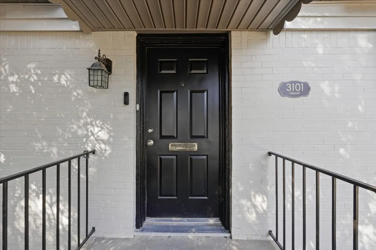 Single Family Residence For Rent in Tarrant County , 3101 Westcliff Road W, Fort Worth, Texas 76109, 2 Bedroom, 2 Bathroom, 1 Garage spaces, 1,550 Sqft, built in 1940, mls#21299929, Real Estate Agent in Fort Worth, Homes For Rent in Tarrant county, Homes For Rent in Fort Worth, Realtor in Fort Worth Texas, Real Estate Brokerage Independent Realty Texas, Luminita Cordes Realtor