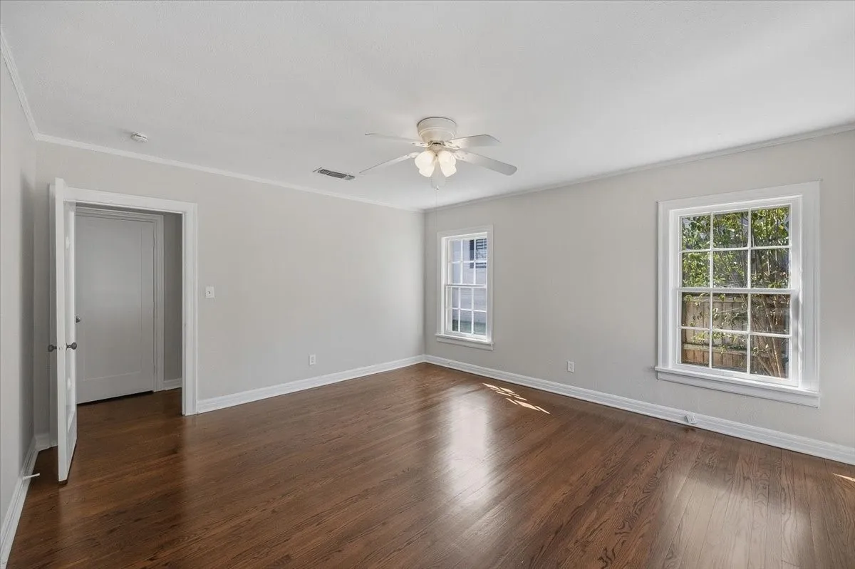 Single Family Residence For Rent in Tarrant County , 3101 Westcliff Road W, Fort Worth, Texas 76109, 2 Bedroom, 2 Bathroom, 1 Garage spaces, 1,550 Sqft, built in 1940, mls#21299929, Real Estate Agent in Fort Worth, Homes For Rent in Tarrant county, Homes For Rent in Fort Worth, Realtor in Fort Worth Texas, Real Estate Brokerage Independent Realty Texas, Luminita Cordes Realtor
