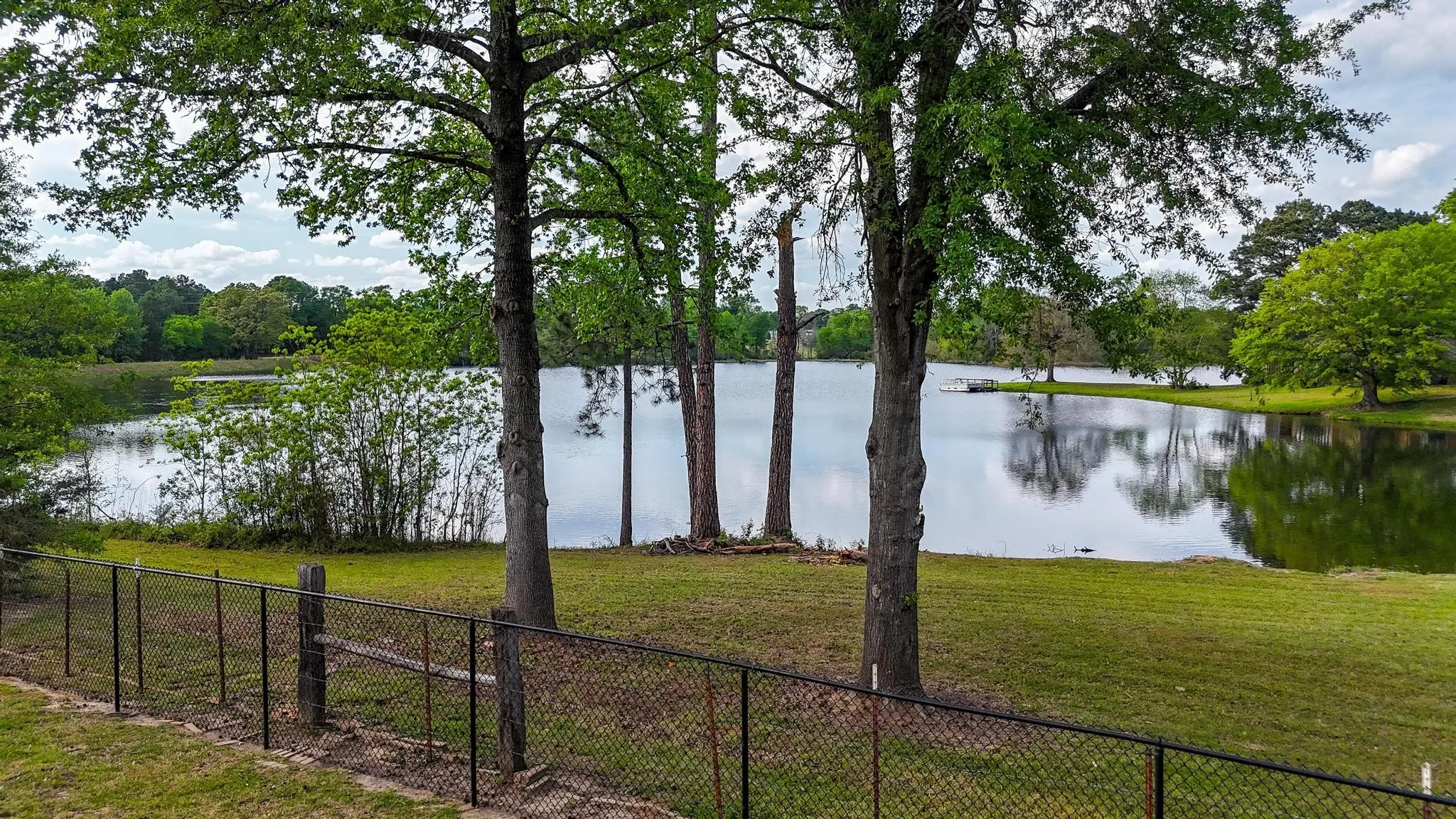 Single Family Residence For Sale in Wood County , 210 Pat Drive, Mineola, Texas 75773, 4 Bedroom, 2 Bathroom, 2 Garage spaces, 2,088 Sqft, built in 1988, mls#21301207, Real Estate Agent in Mineola, Homes For Sale in Wood county, Homes For Sale in Mineola, Realtor in Mineola Texas, Real Estate Brokerage Independent Realty Texas, Luminita Cordes Realtor