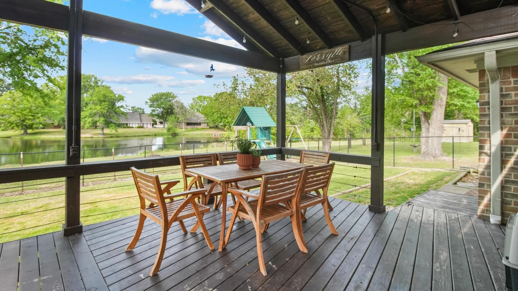 Single Family Residence For Sale in Wood County , 210 Pat Drive, Mineola, Texas 75773, 4 Bedroom, 2 Bathroom, 2 Garage spaces, 2,088 Sqft, built in 1988, mls#21301207, Real Estate Agent in Mineola, Homes For Sale in Wood county, Homes For Sale in Mineola, Realtor in Mineola Texas, Real Estate Brokerage Independent Realty Texas, Luminita Cordes Realtor