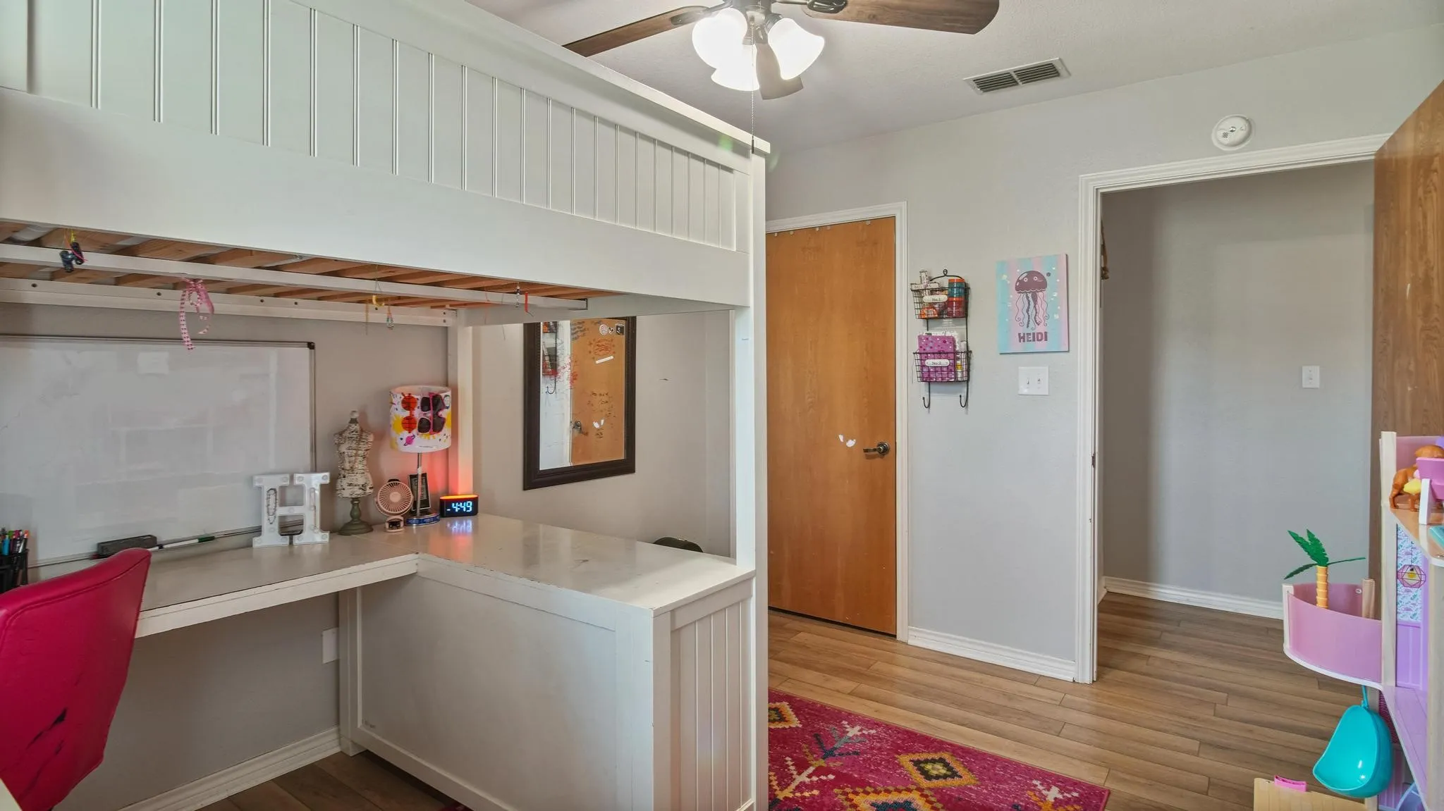 Single Family Residence For Sale in Wood County , 210 Pat Drive, Mineola, Texas 75773, 4 Bedroom, 2 Bathroom, 2 Garage spaces, 2,088 Sqft, built in 1988, mls#21301207, Real Estate Agent in Mineola, Homes For Sale in Wood county, Homes For Sale in Mineola, Realtor in Mineola Texas, Real Estate Brokerage Independent Realty Texas, Luminita Cordes Realtor