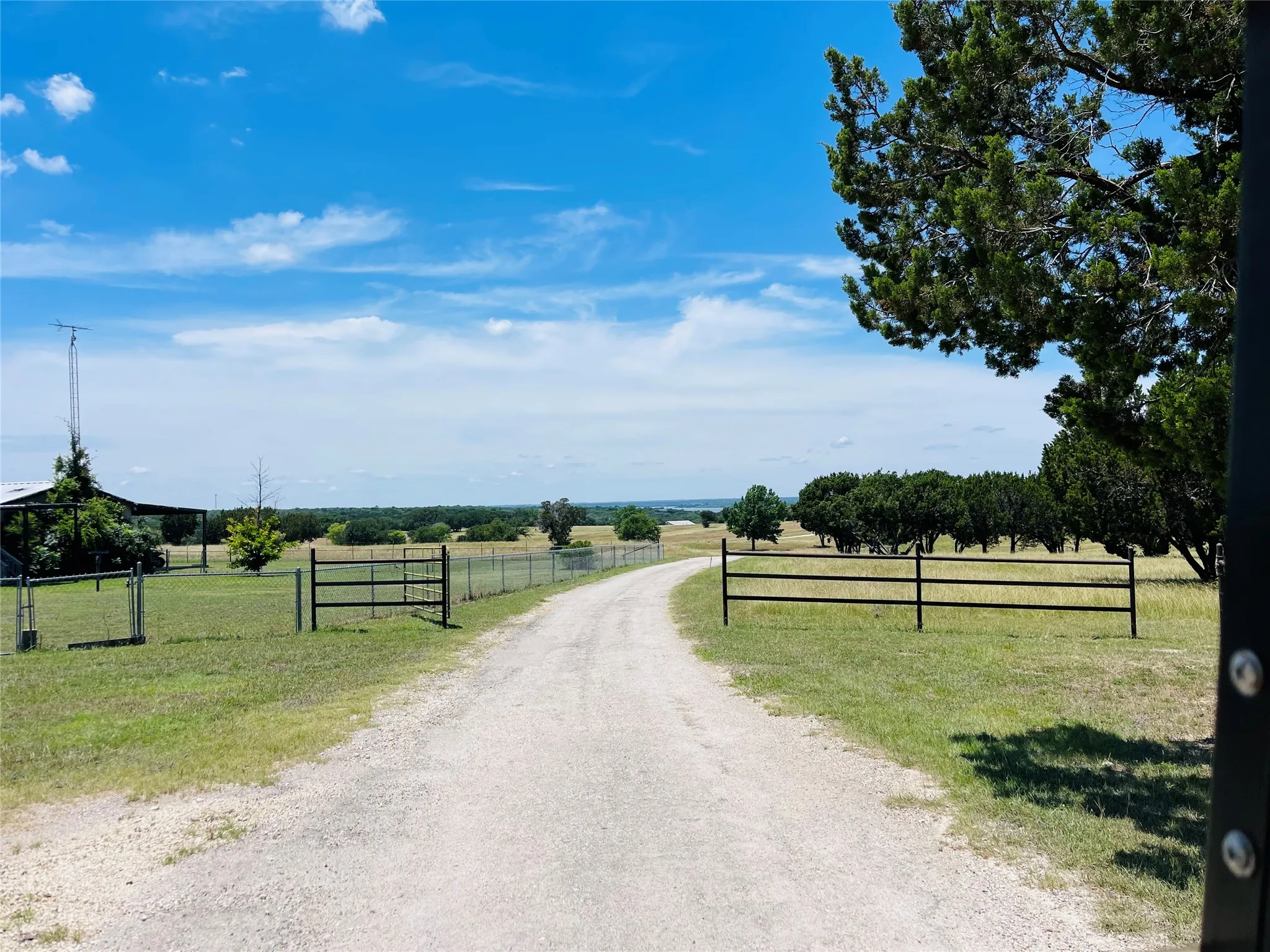Single Family Residence For Sale in Hill County , 125 Patriot Drive, Whitney, Texas 76692, 1 Bedroom, 1 Bathroom, Garage spaces, 500 Sqft, built in 2023, Price $115,000, mls#21299373, Real Estate Agent in Whitney, Homes For Sale in Hill county, Homes For Sale in Whitney, Realtor in Whitney Texas, Real Estate Brokerage Independent Realty Texas, Luminita Cordes Realtor