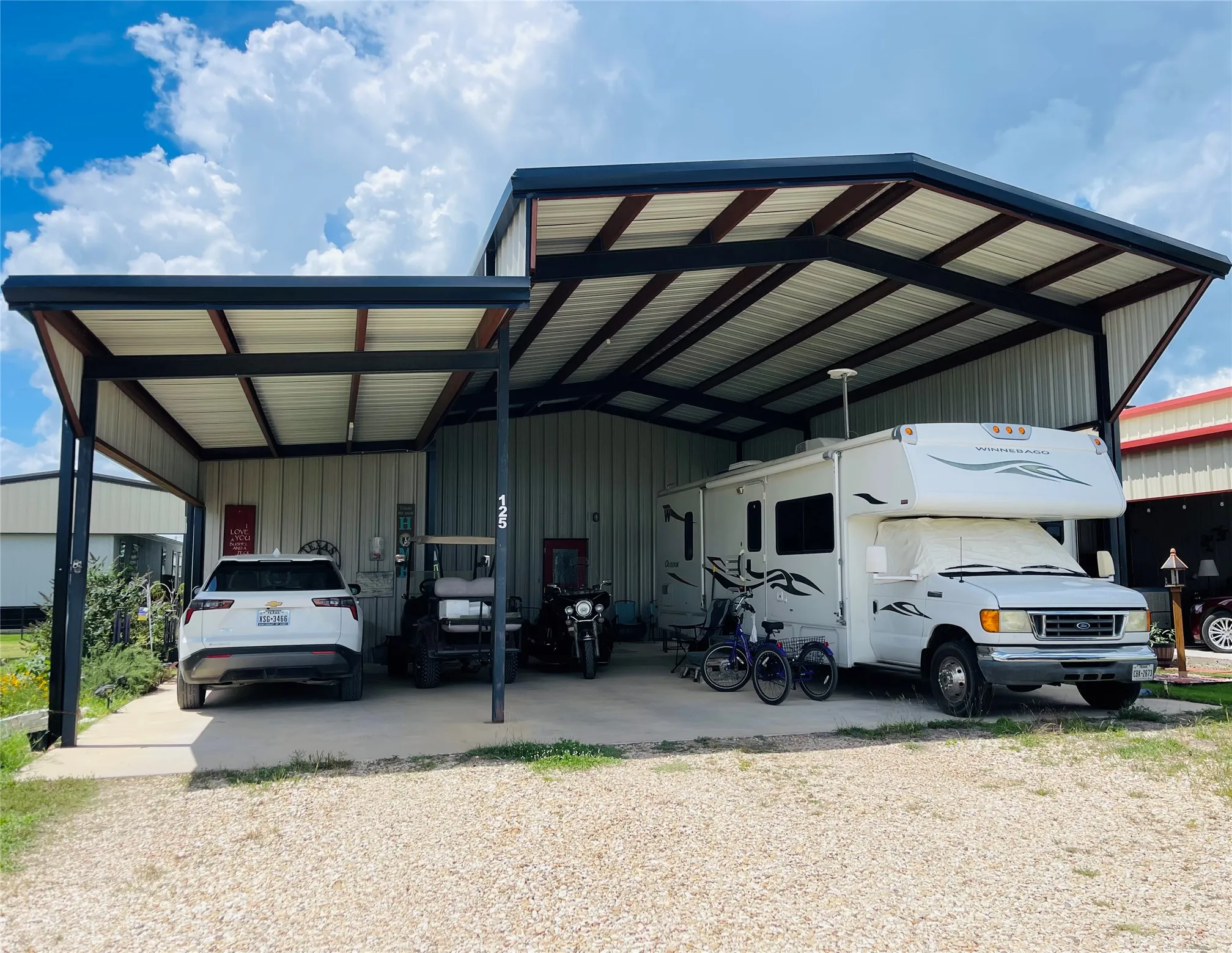 Single Family Residence For Sale in Hill County , 125 Patriot Drive, Whitney, Texas 76692, 1 Bedroom, 1 Bathroom, Garage spaces, 500 Sqft, built in 2023, Price $115,000, mls#21299373, Real Estate Agent in Whitney, Homes For Sale in Hill county, Homes For Sale in Whitney, Realtor in Whitney Texas, Real Estate Brokerage Independent Realty Texas, Luminita Cordes Realtor