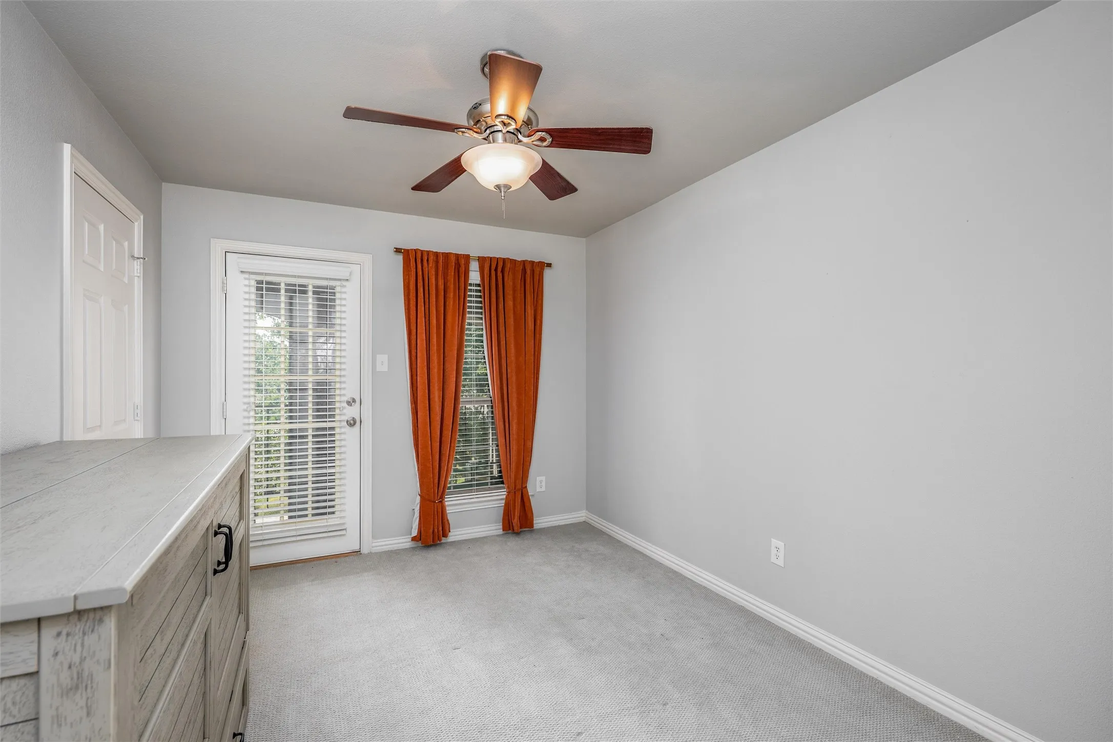 Condominium For Sale in Collin County , 575 S Virginia Hills Drive 2404, Mc Kinney, Texas 75072, 3 Bedroom, 3 Bathroom, 2 Garage spaces, 1,776 Sqft, built in 2006, mls#21301211, Real Estate Agent in Mc Kinney, Homes For Sale in Collin county, Homes For Sale in Mc Kinney, Realtor in Mc Kinney Texas, Real Estate Brokerage Independent Realty Texas, Luminita Cordes Realtor