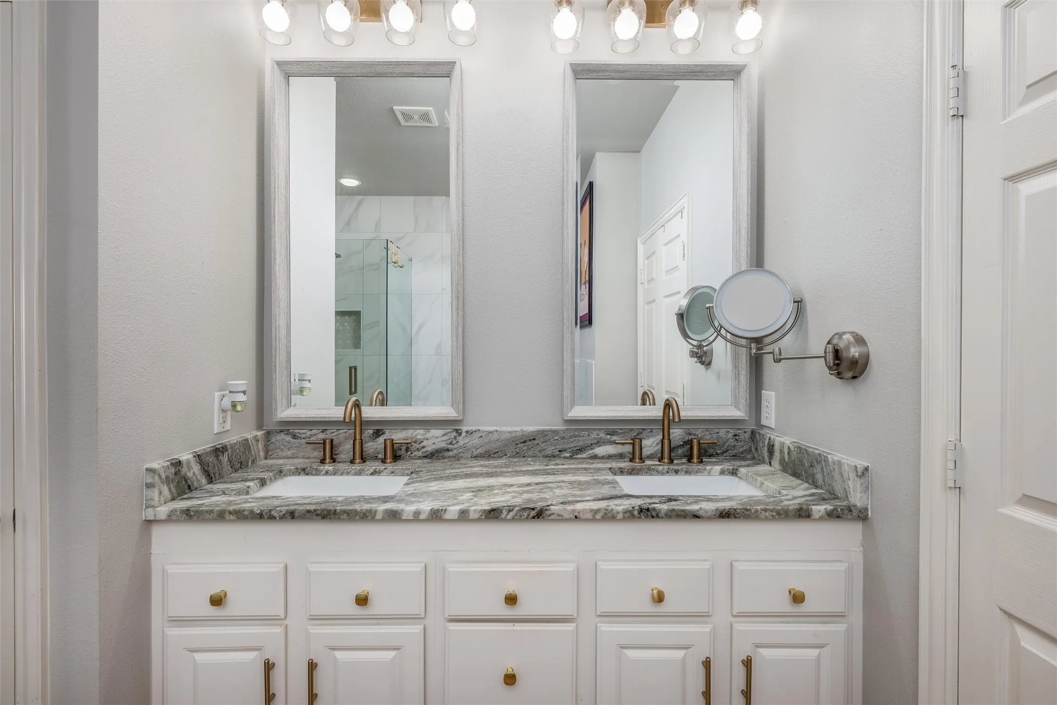 Condominium For Sale in Collin County , 575 S Virginia Hills Drive 2404, Mc Kinney, Texas 75072, 3 Bedroom, 3 Bathroom, 2 Garage spaces, 1,776 Sqft, built in 2006, mls#21301211, Real Estate Agent in Mc Kinney, Homes For Sale in Collin county, Homes For Sale in Mc Kinney, Realtor in Mc Kinney Texas, Real Estate Brokerage Independent Realty Texas, Luminita Cordes Realtor